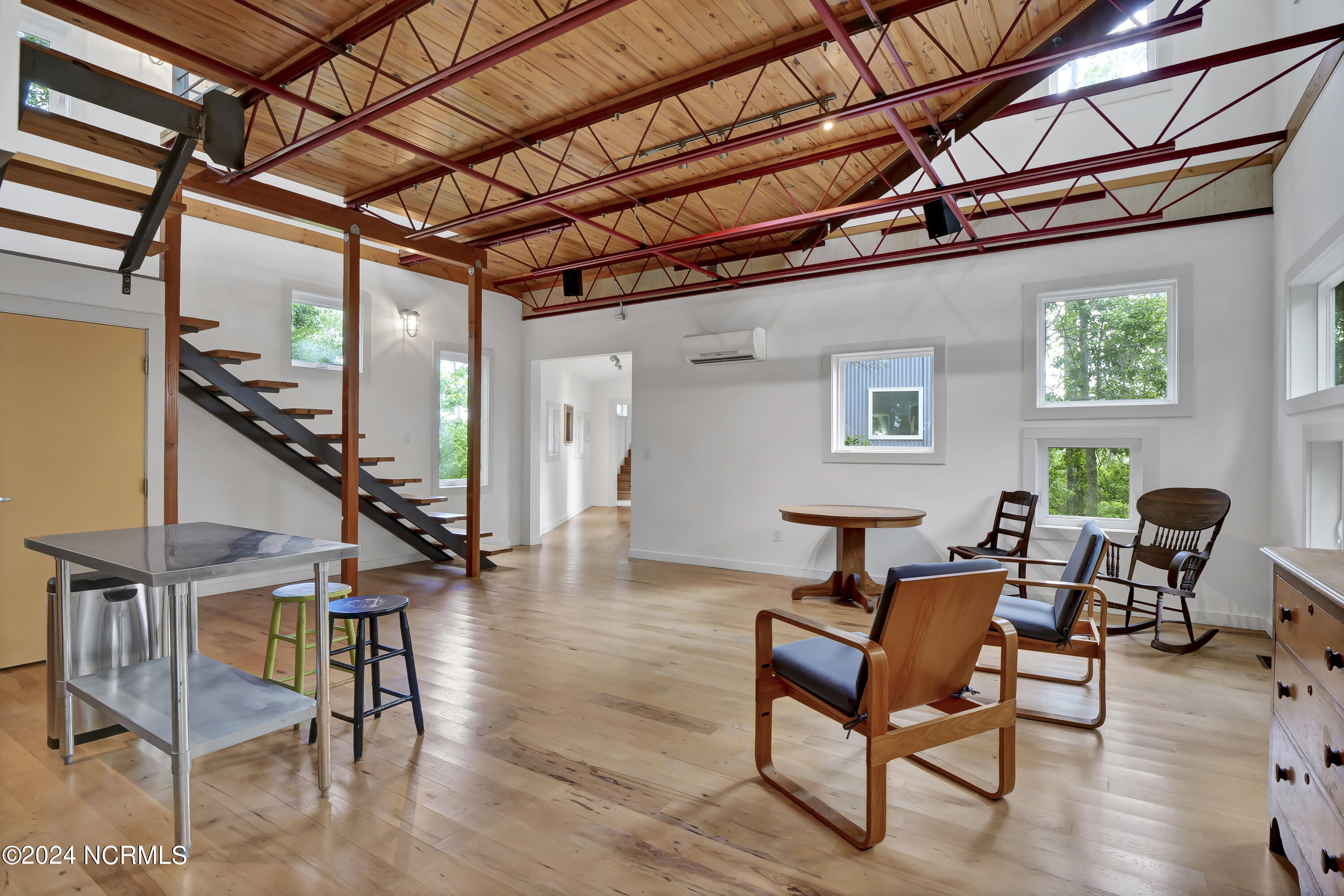 100497530 | Photo 33