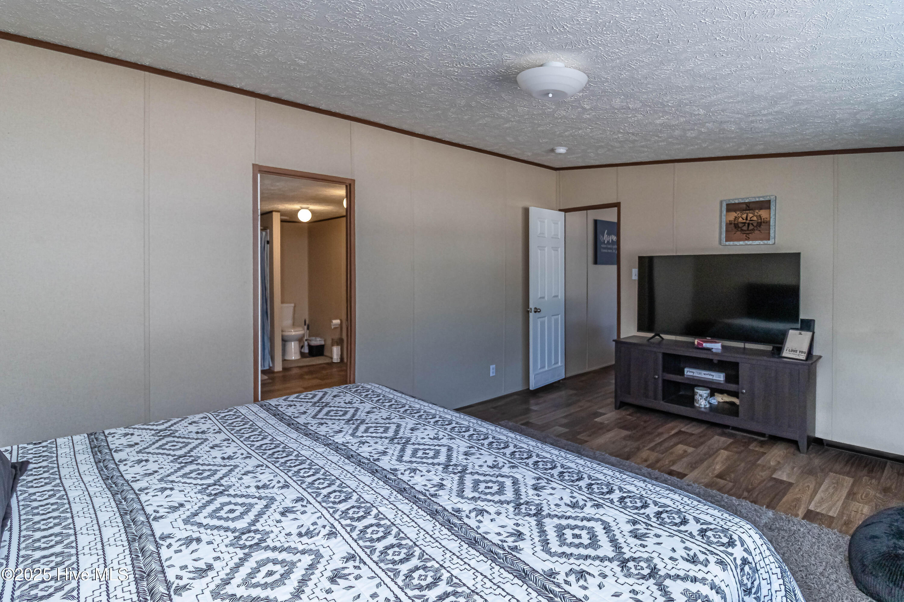 100532015 | Photo 18