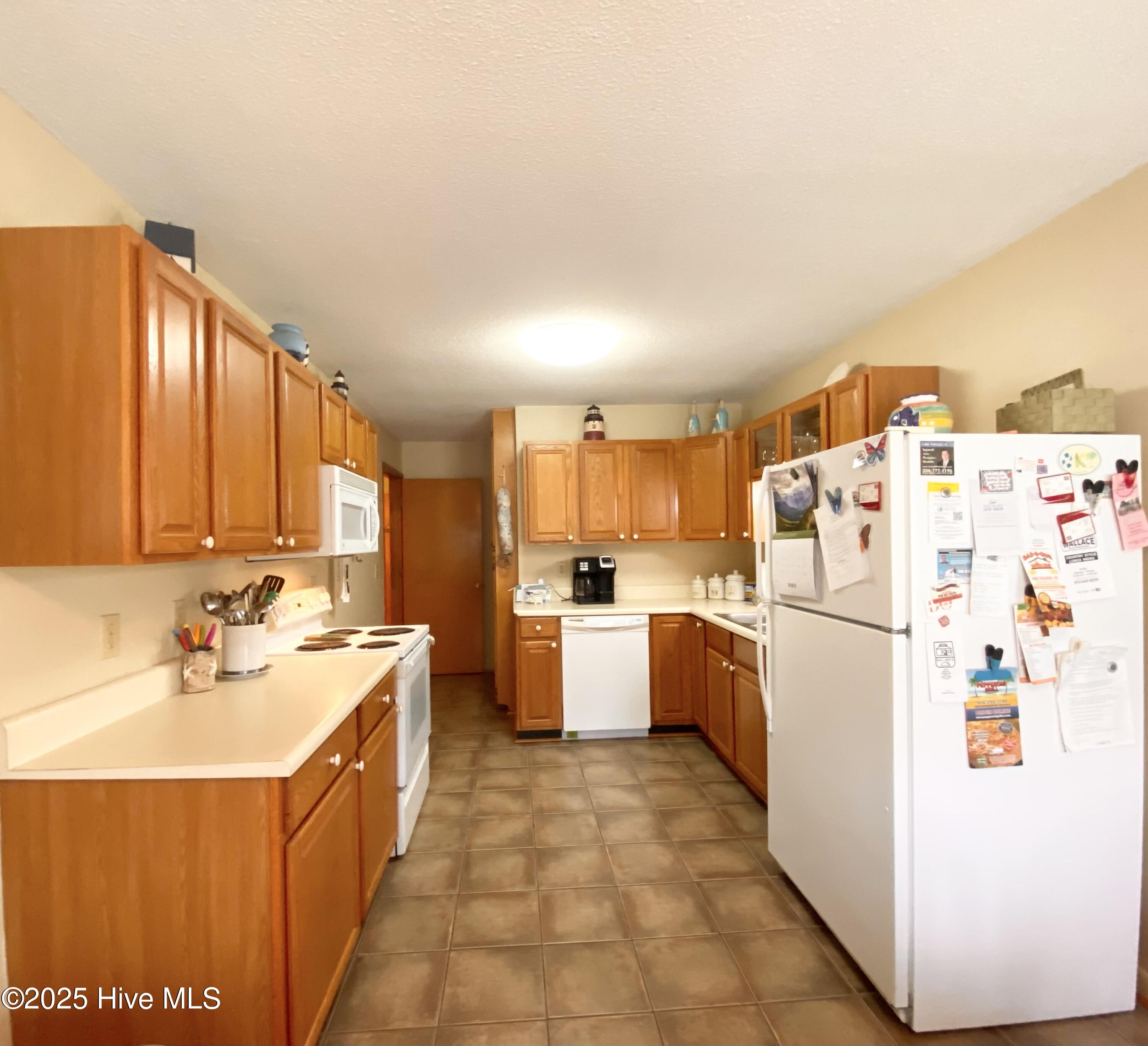 100501083 | Photo 11