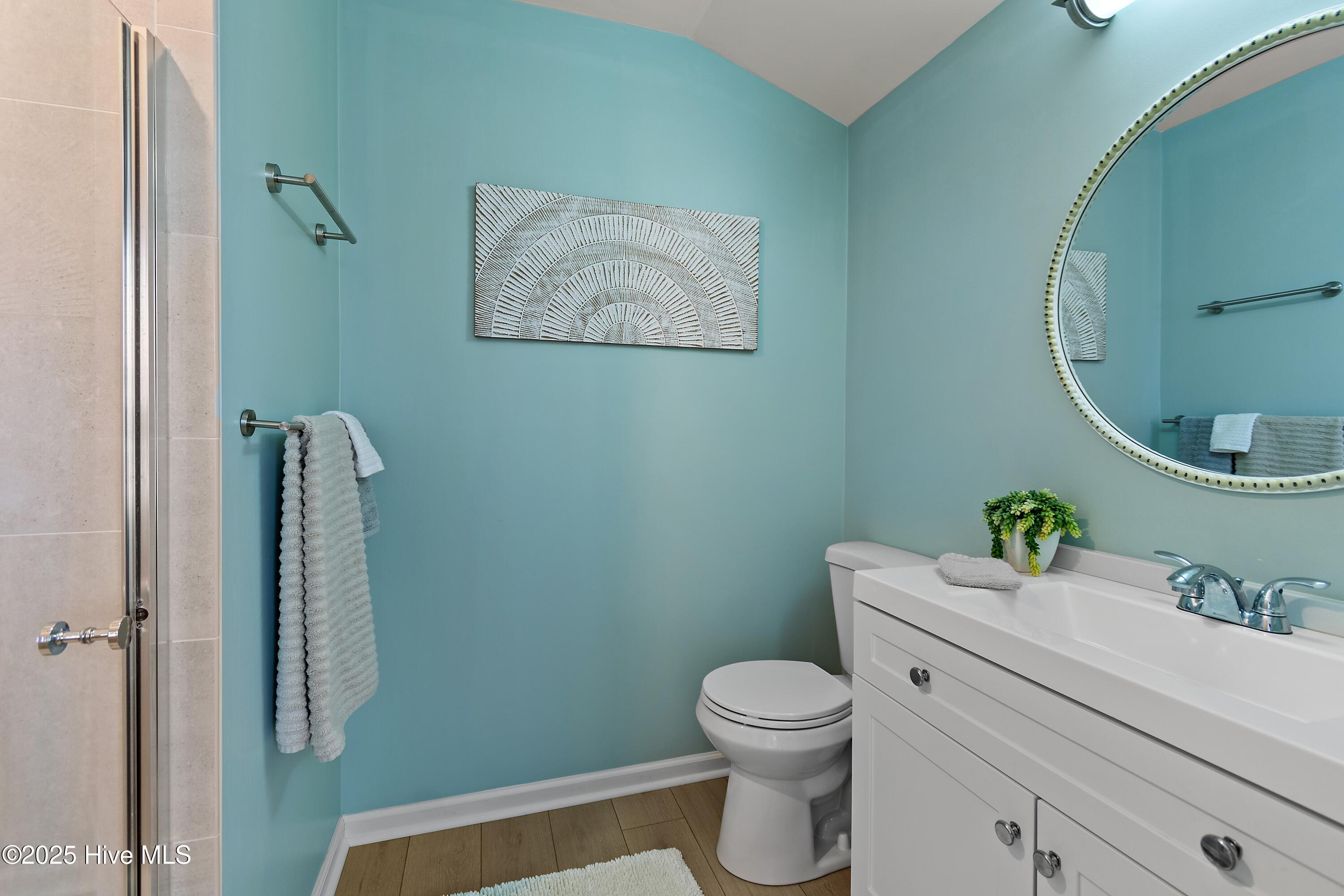 100520604 | Photo 46