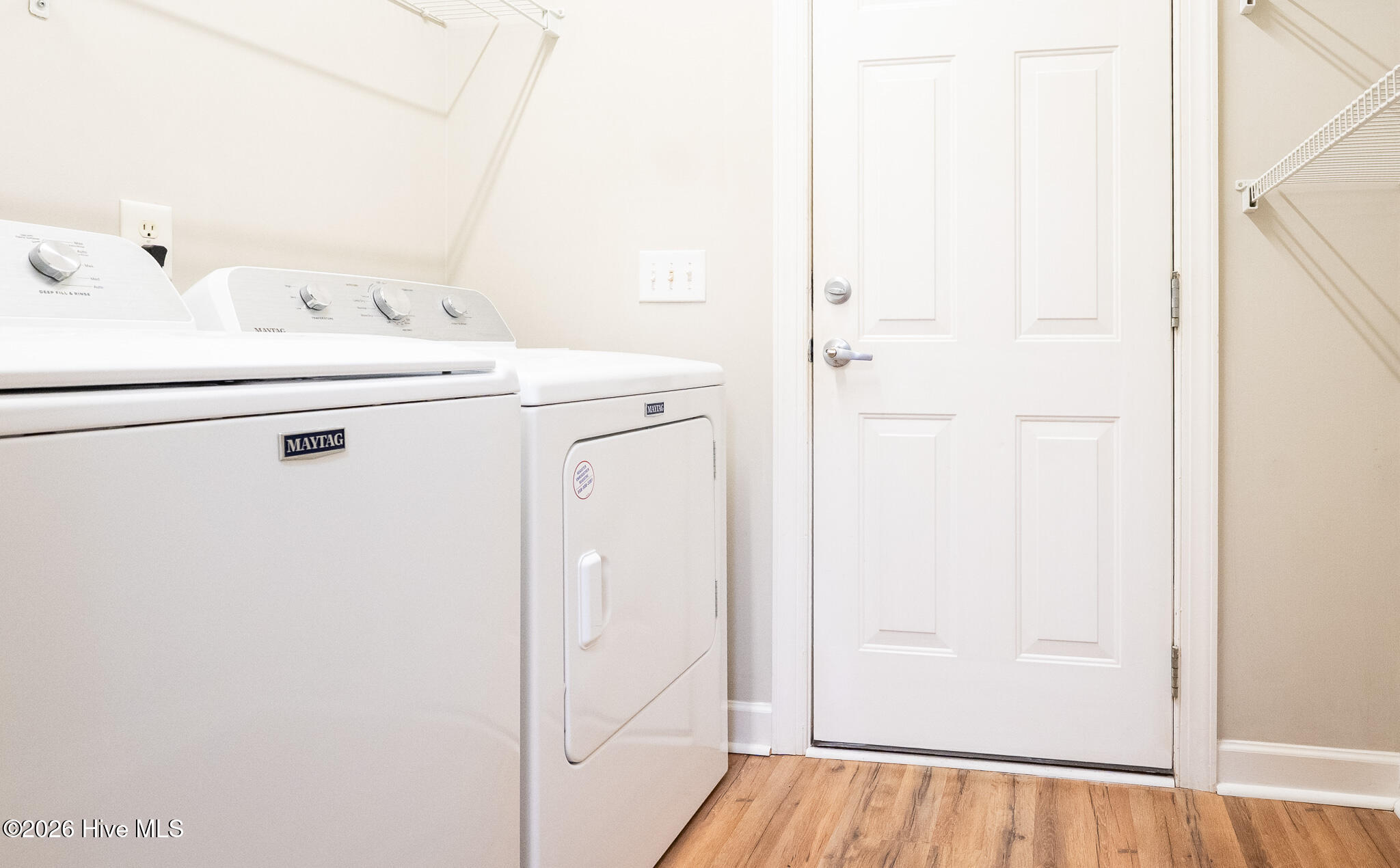 100548600 | Photo 12