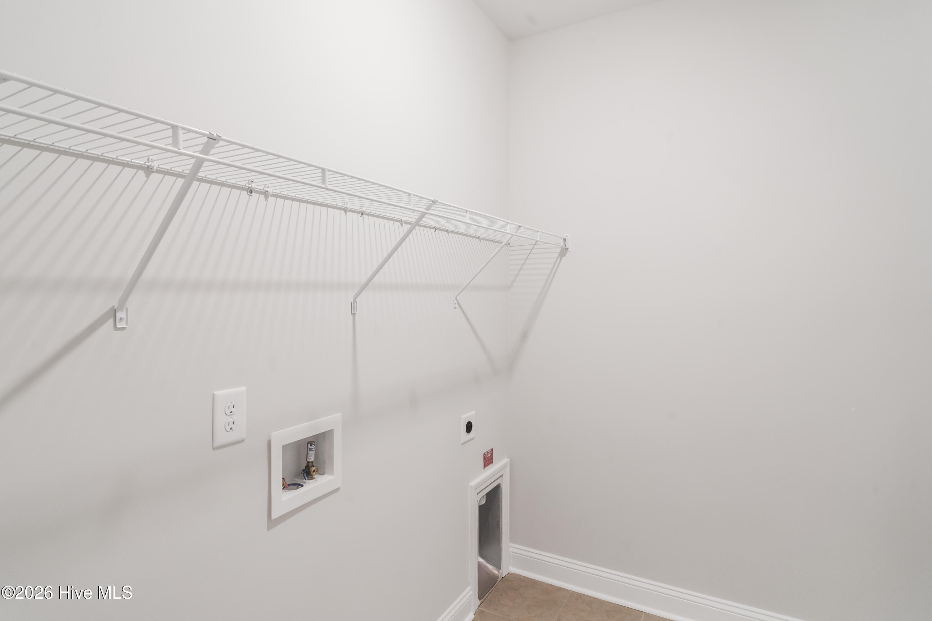 100560345 | Photo 21