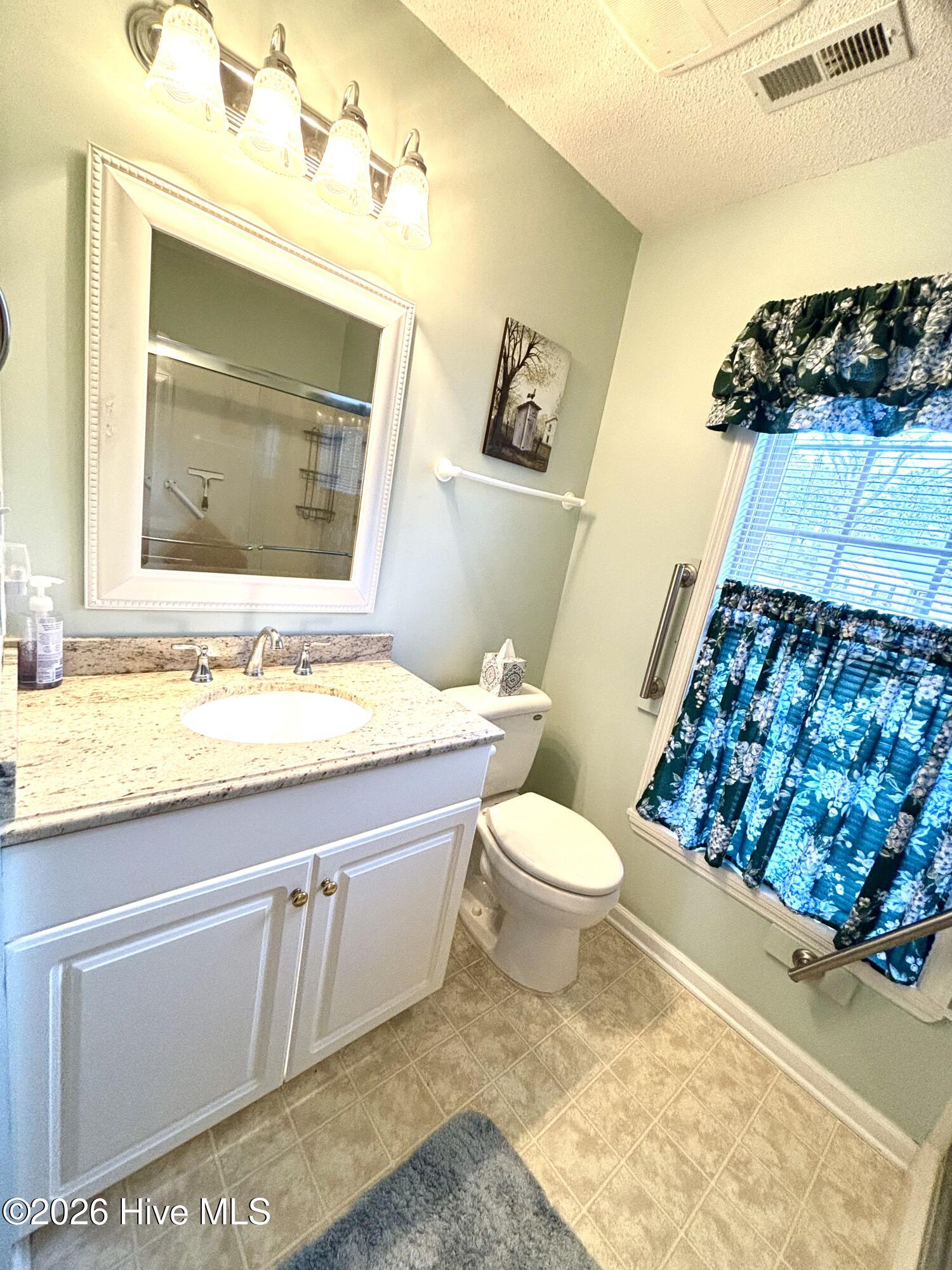 100561448 | Photo 18