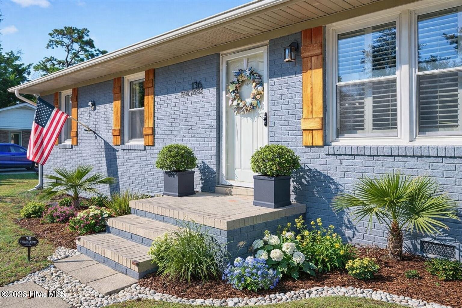 100532606 | Photo 47