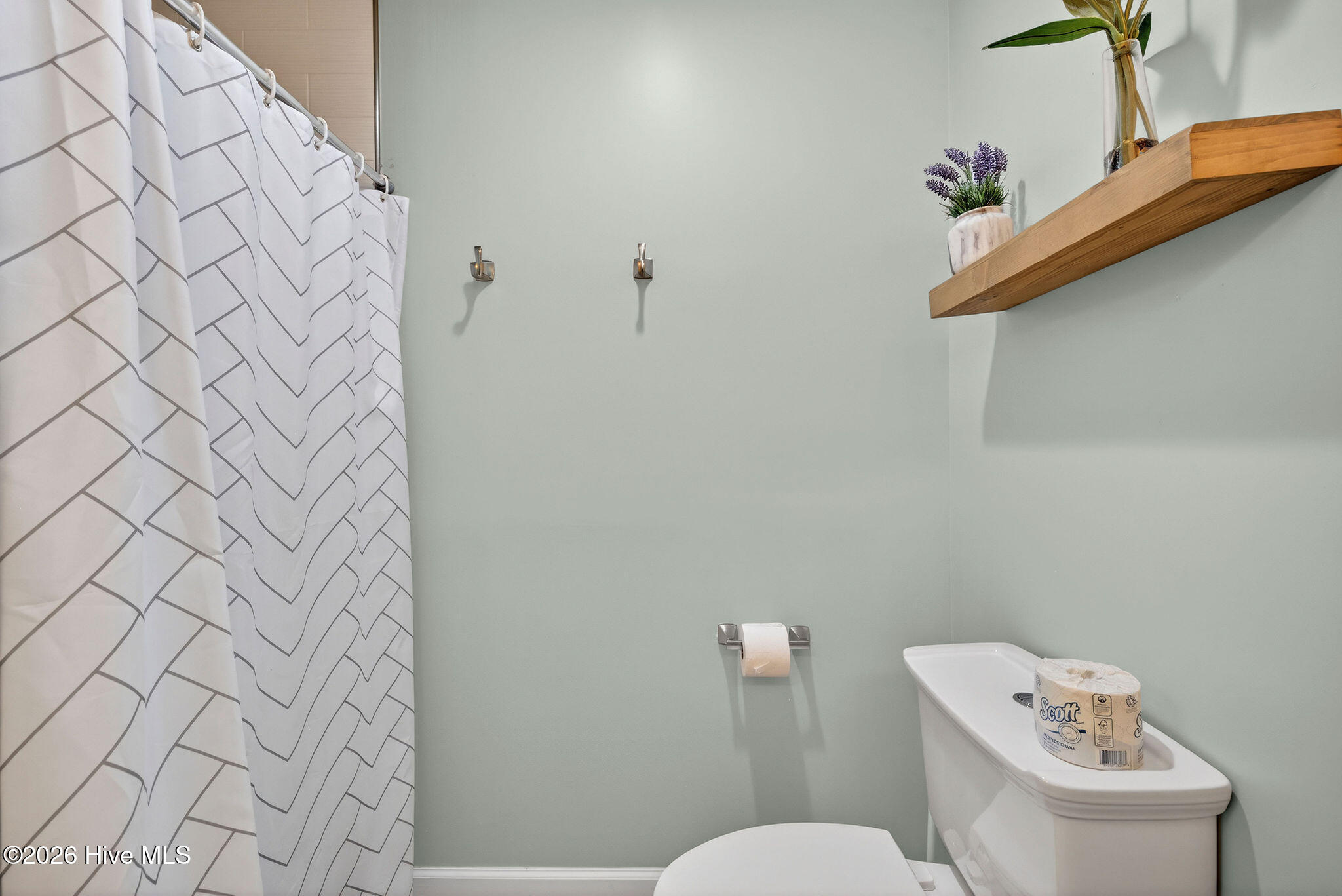 100549929 | Photo 23