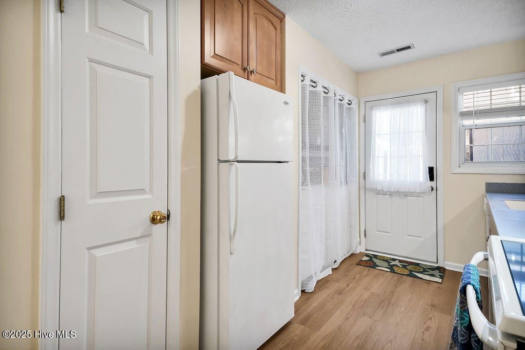 100541367 | Photo 15