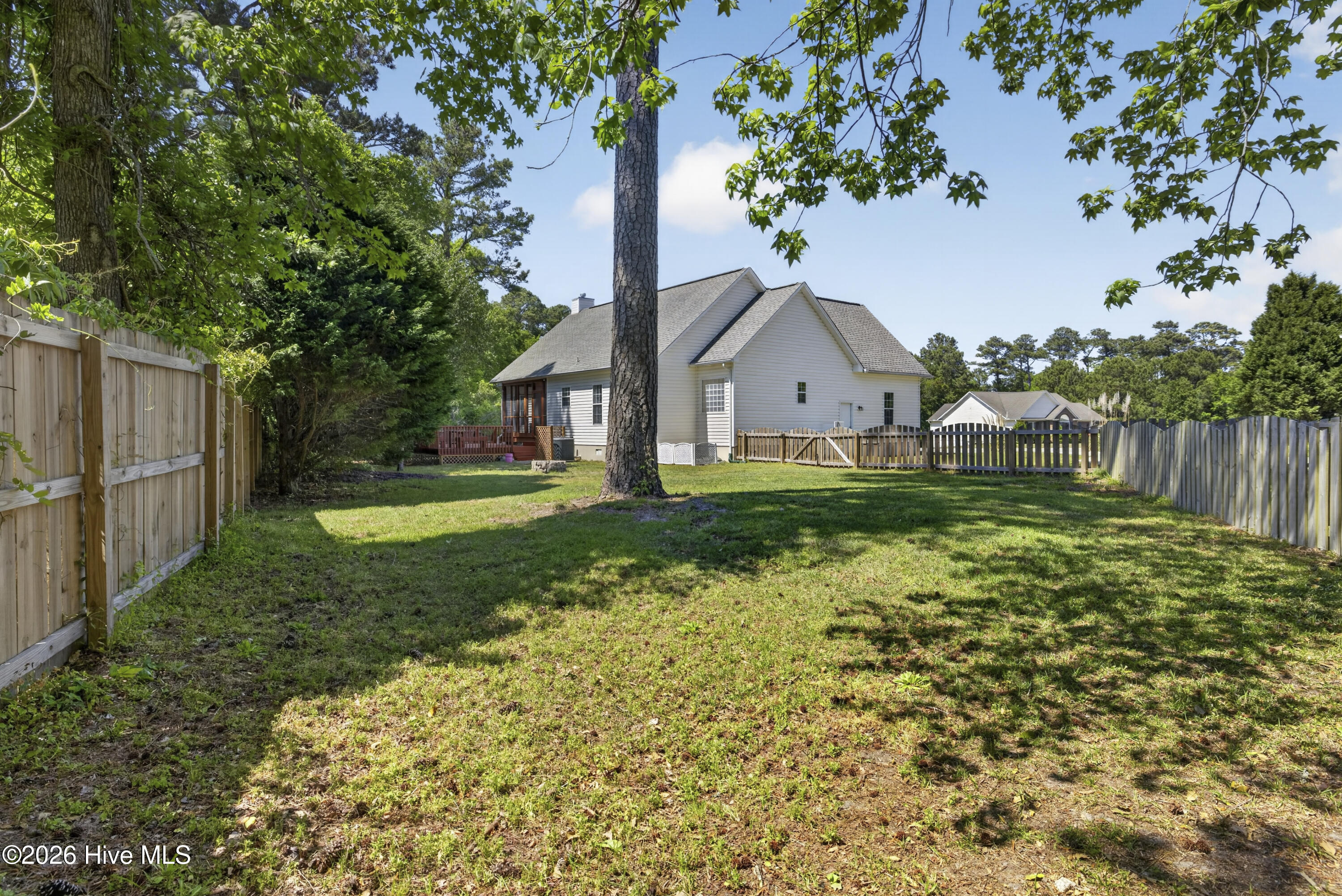 100570330 | Photo 13