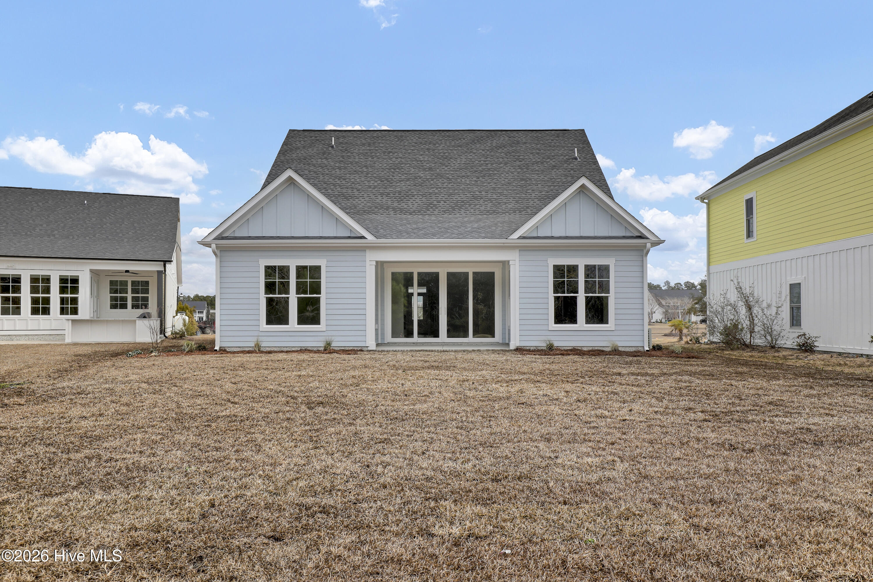 100534005 | Photo 38