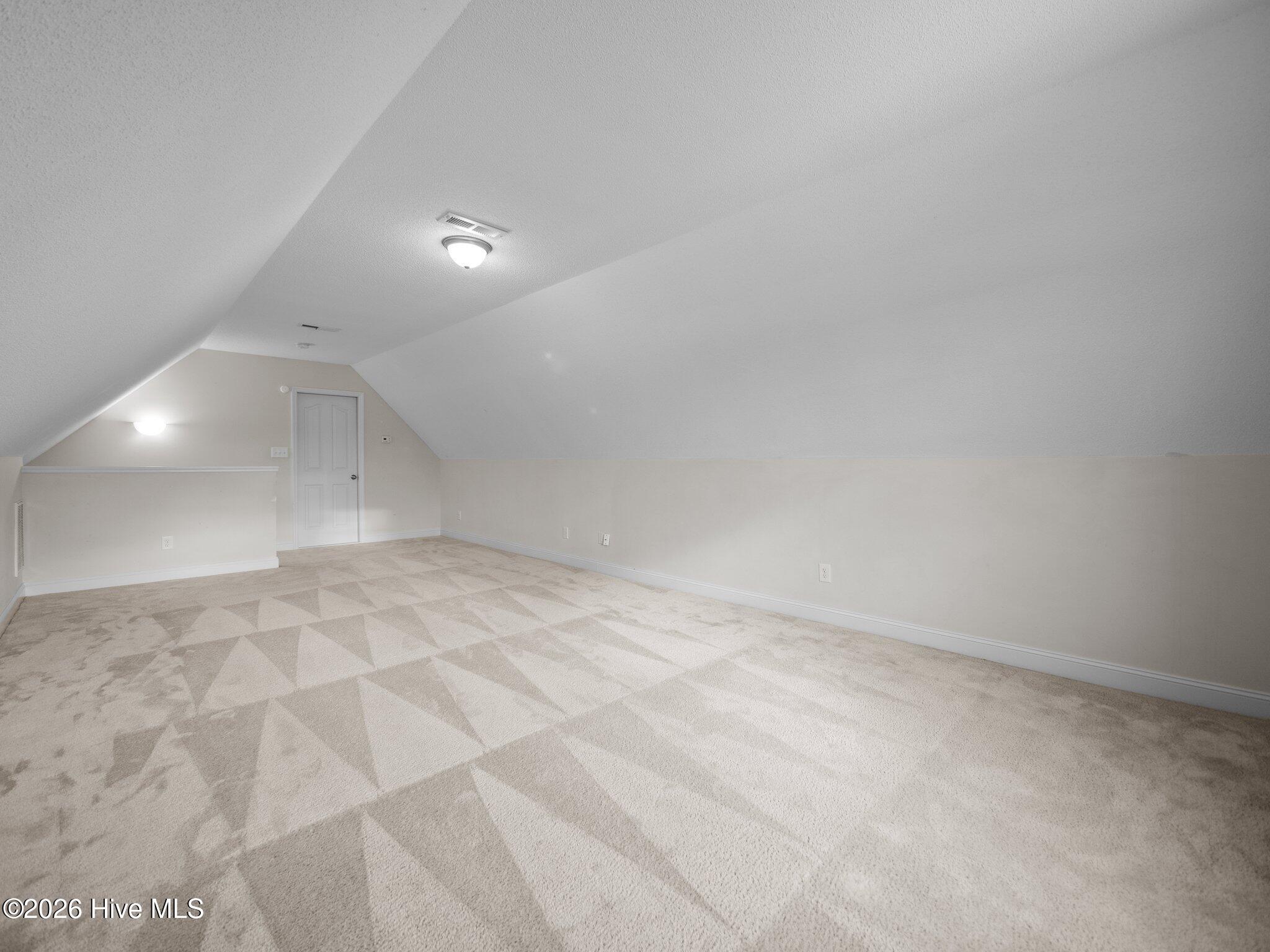 100552182 | Photo 20