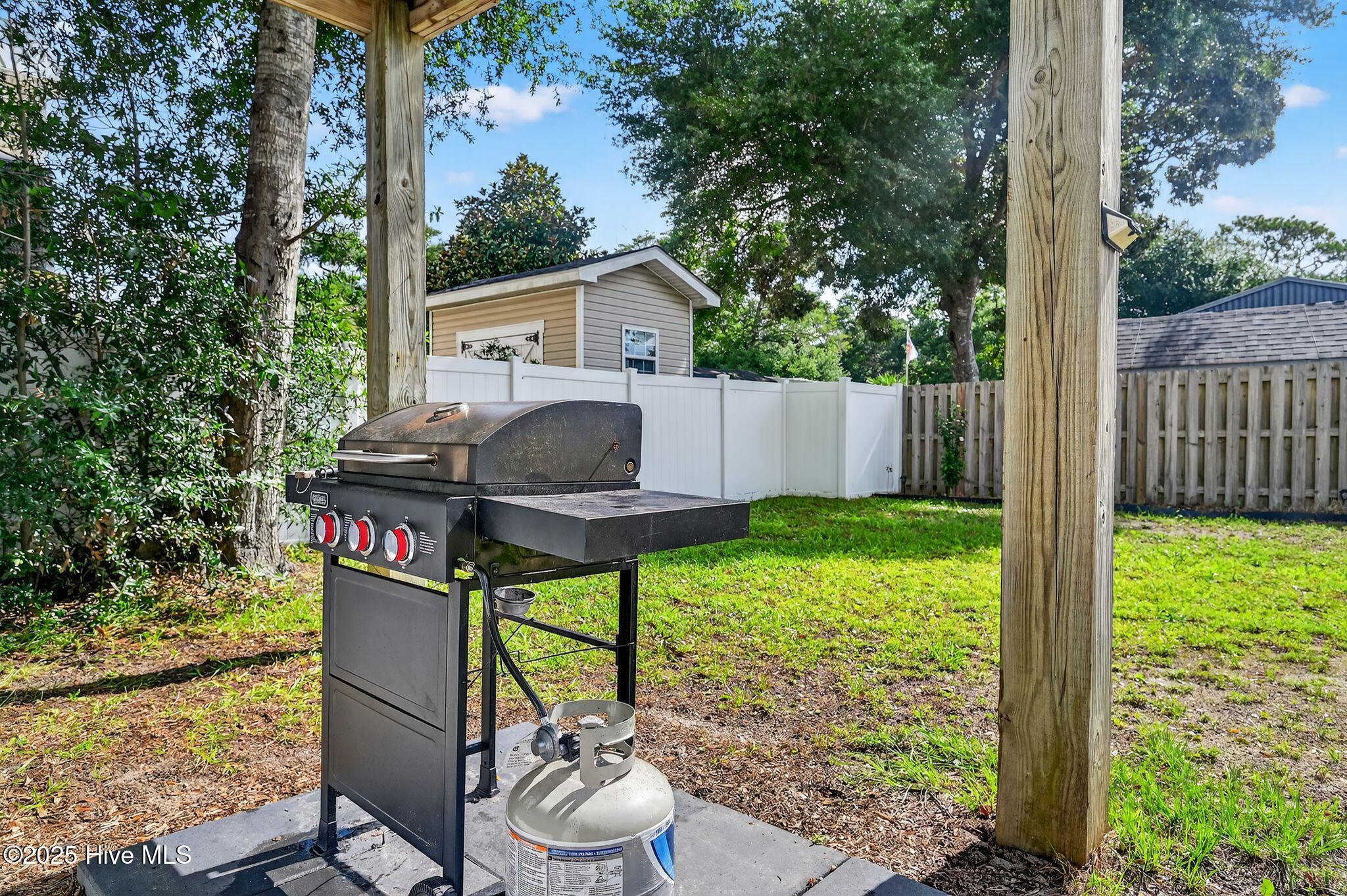 100527210 | Photo 31