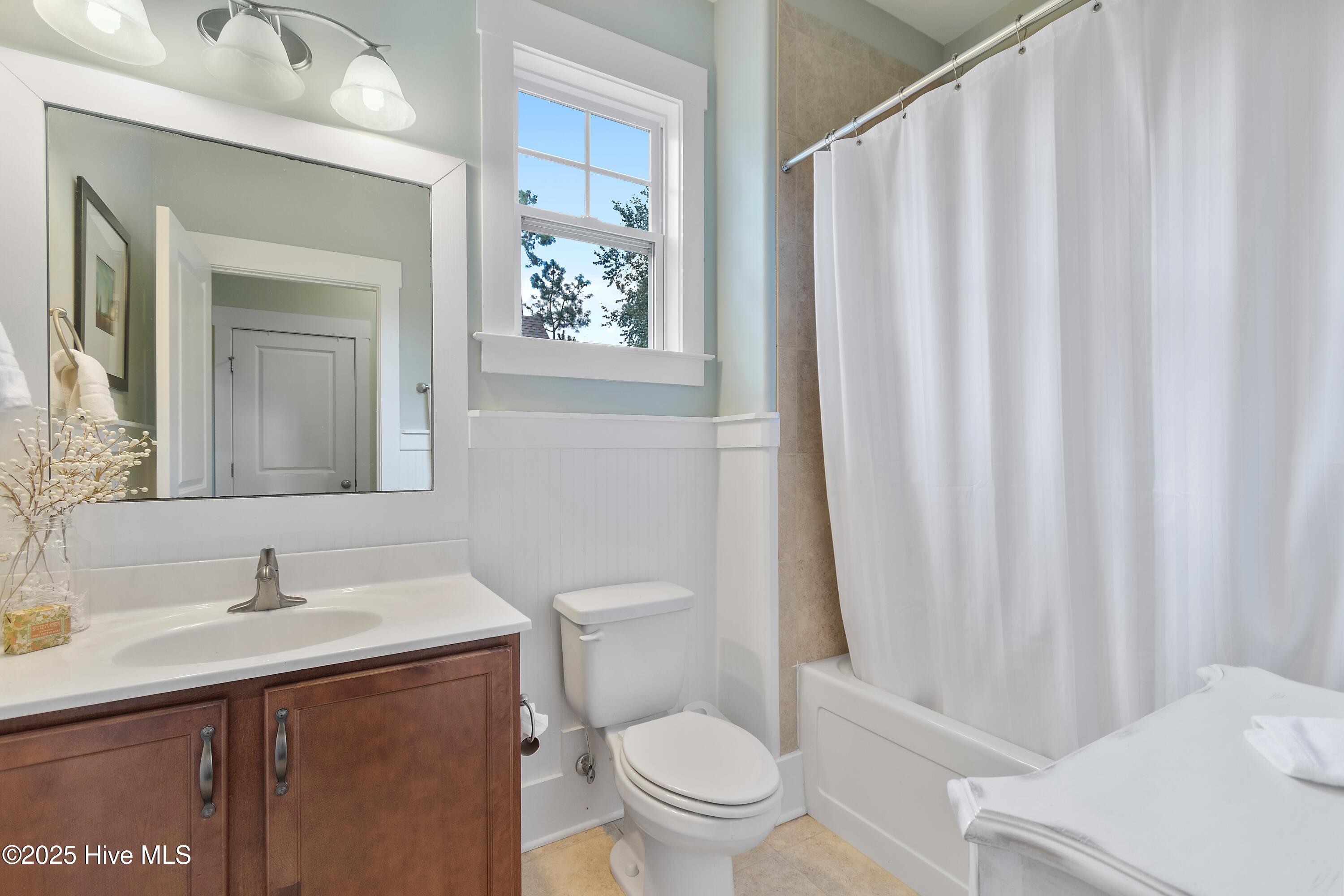 100534915 | Photo 30