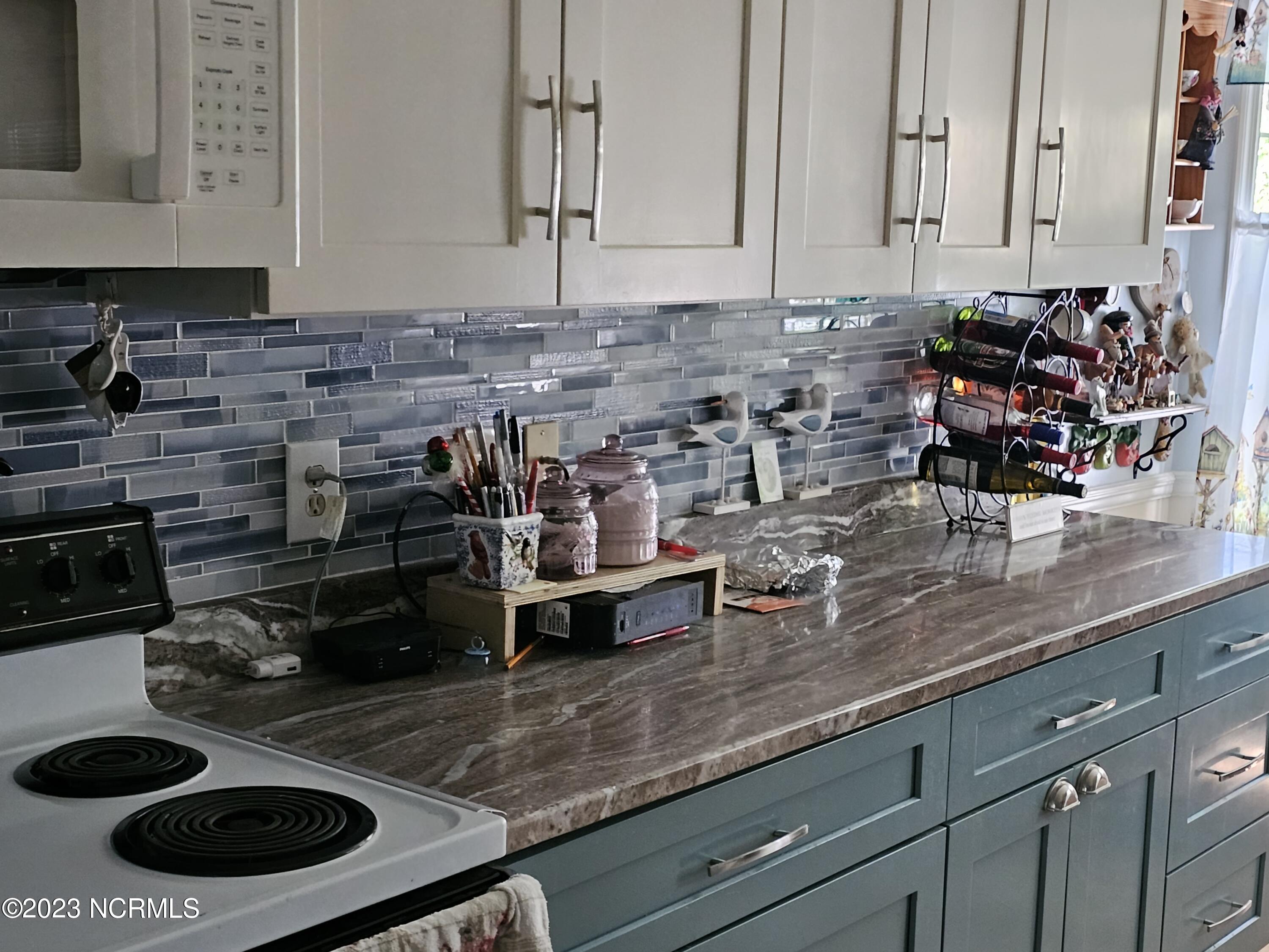 100437682 | Photo 11