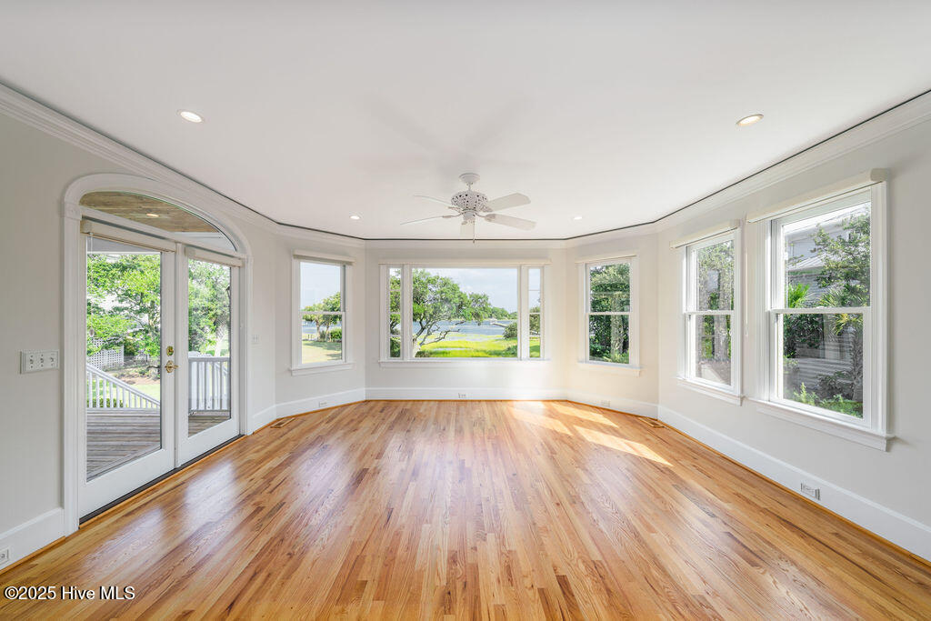 100521918 | Photo 28