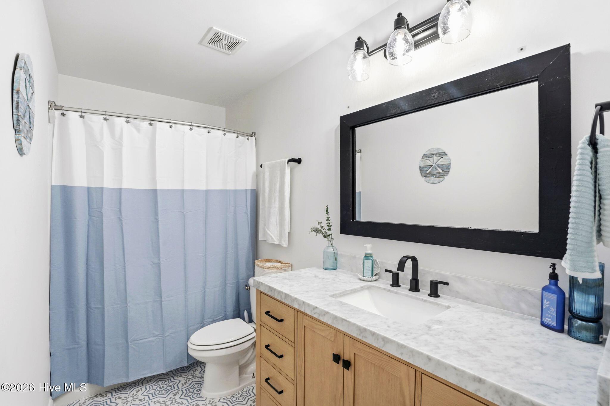 100566461 | Photo 37