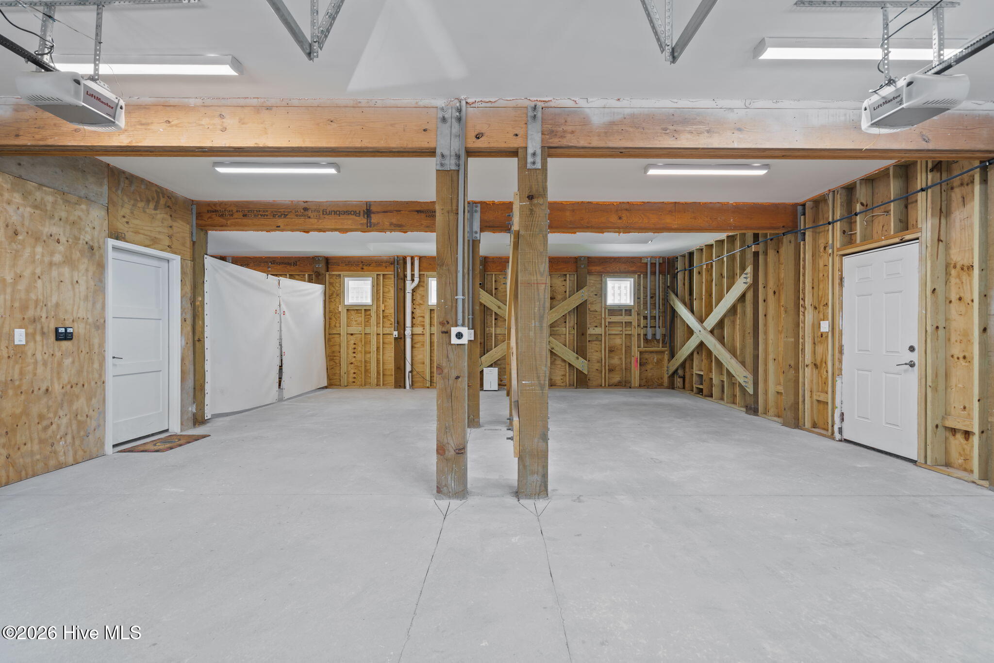 100556459 | Photo 41