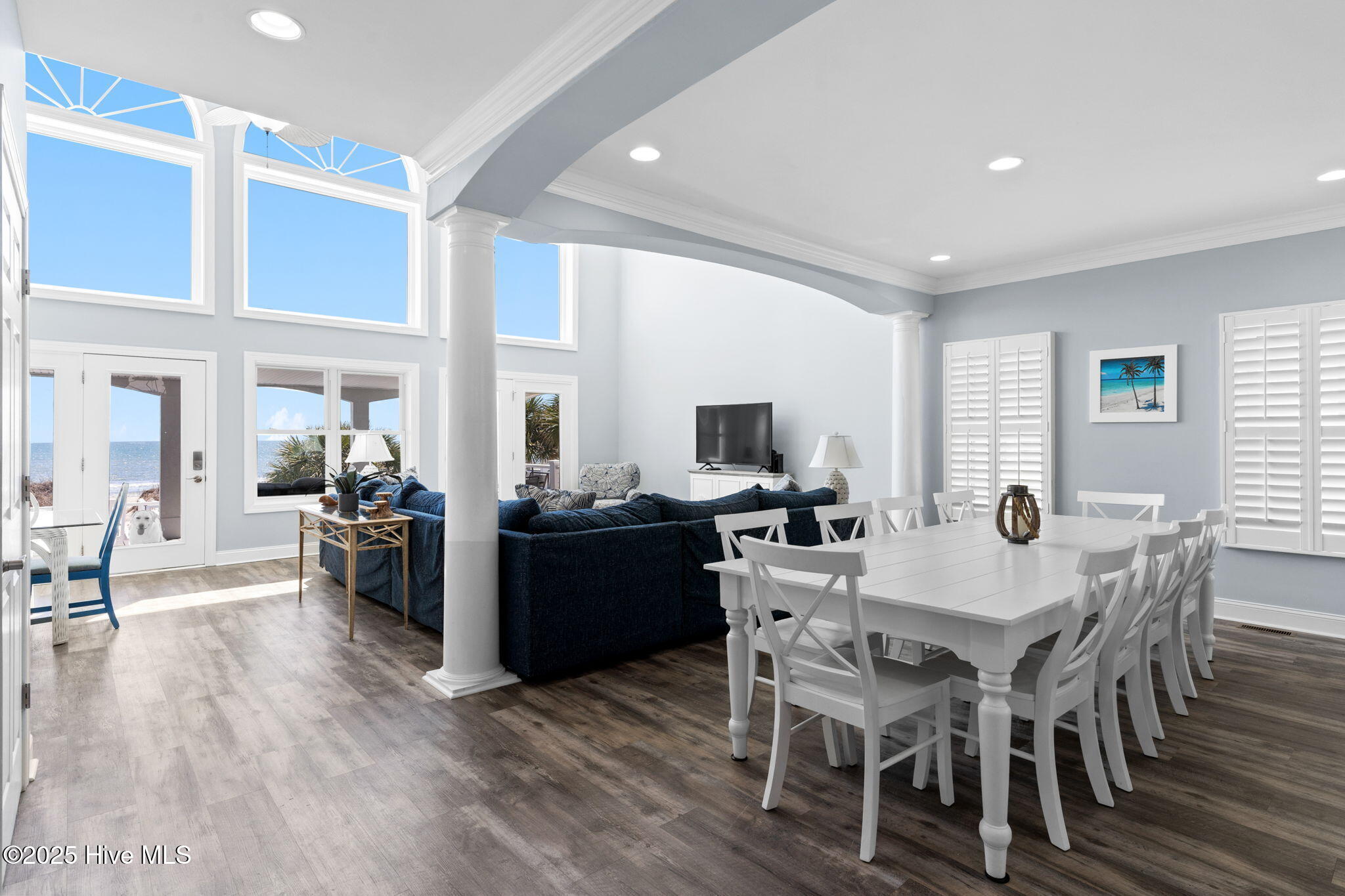 100498196 | Photo 25