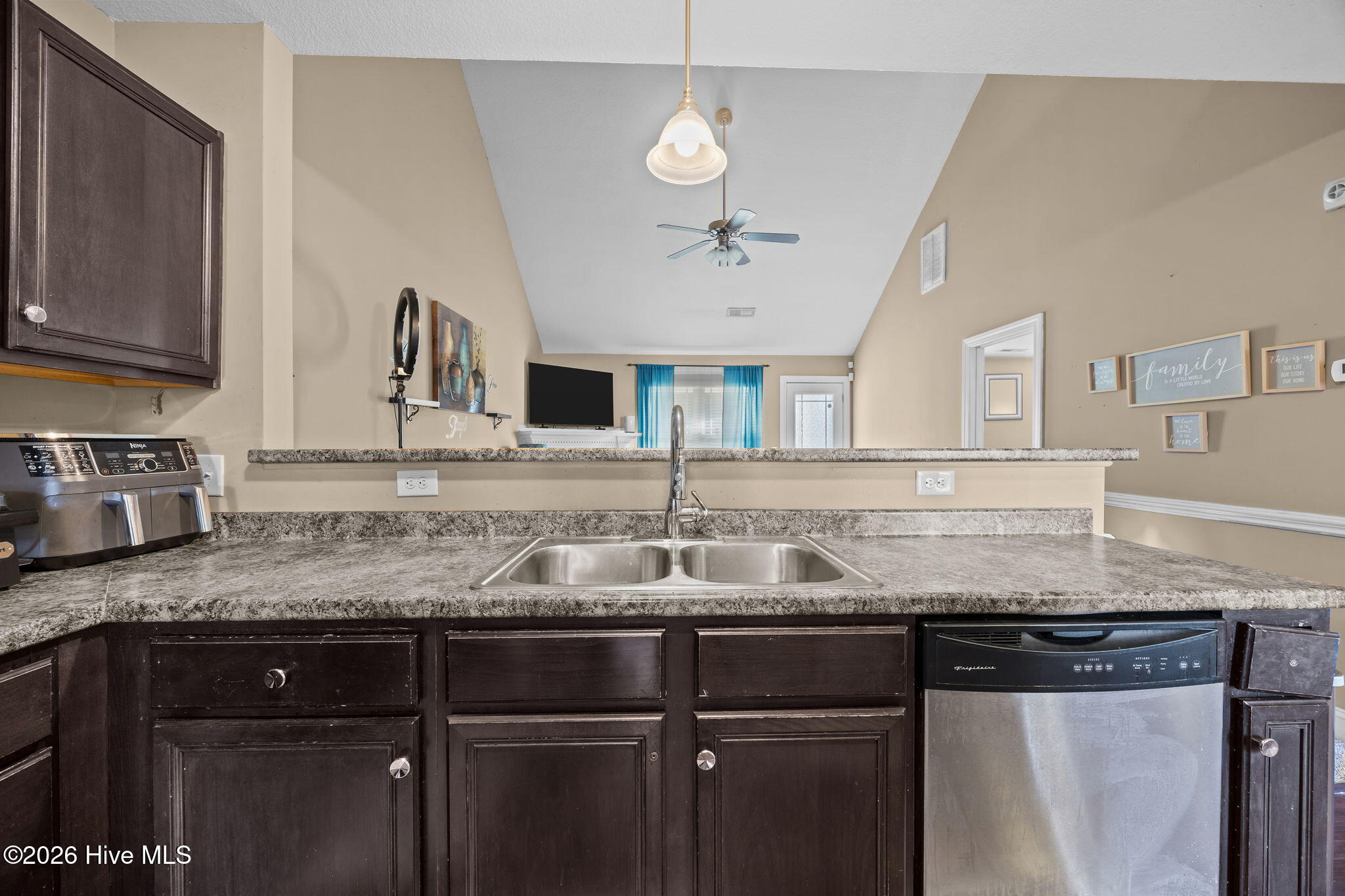 2204 Sweet Bay Drive UNIT B, Greenville, NC, 27834