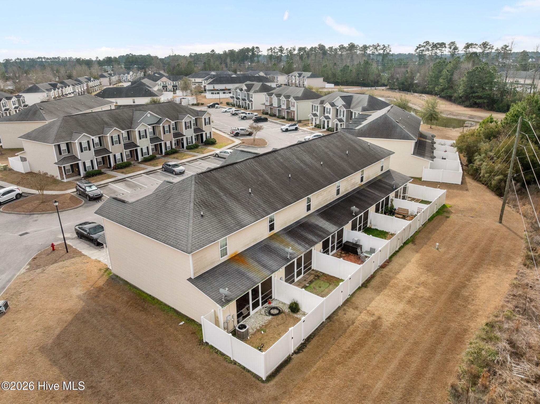 100549105 | Photo 15