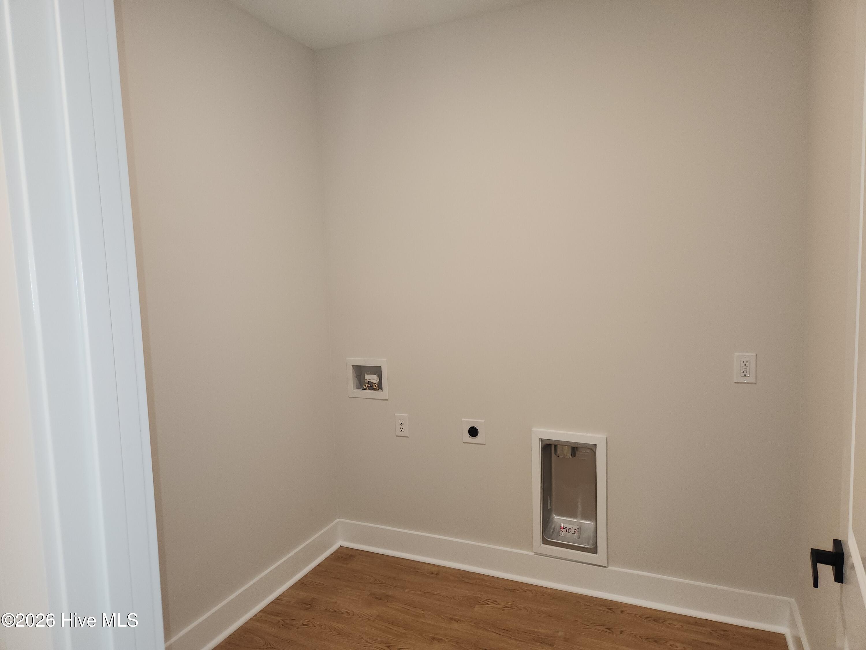 100547826 | Photo 31