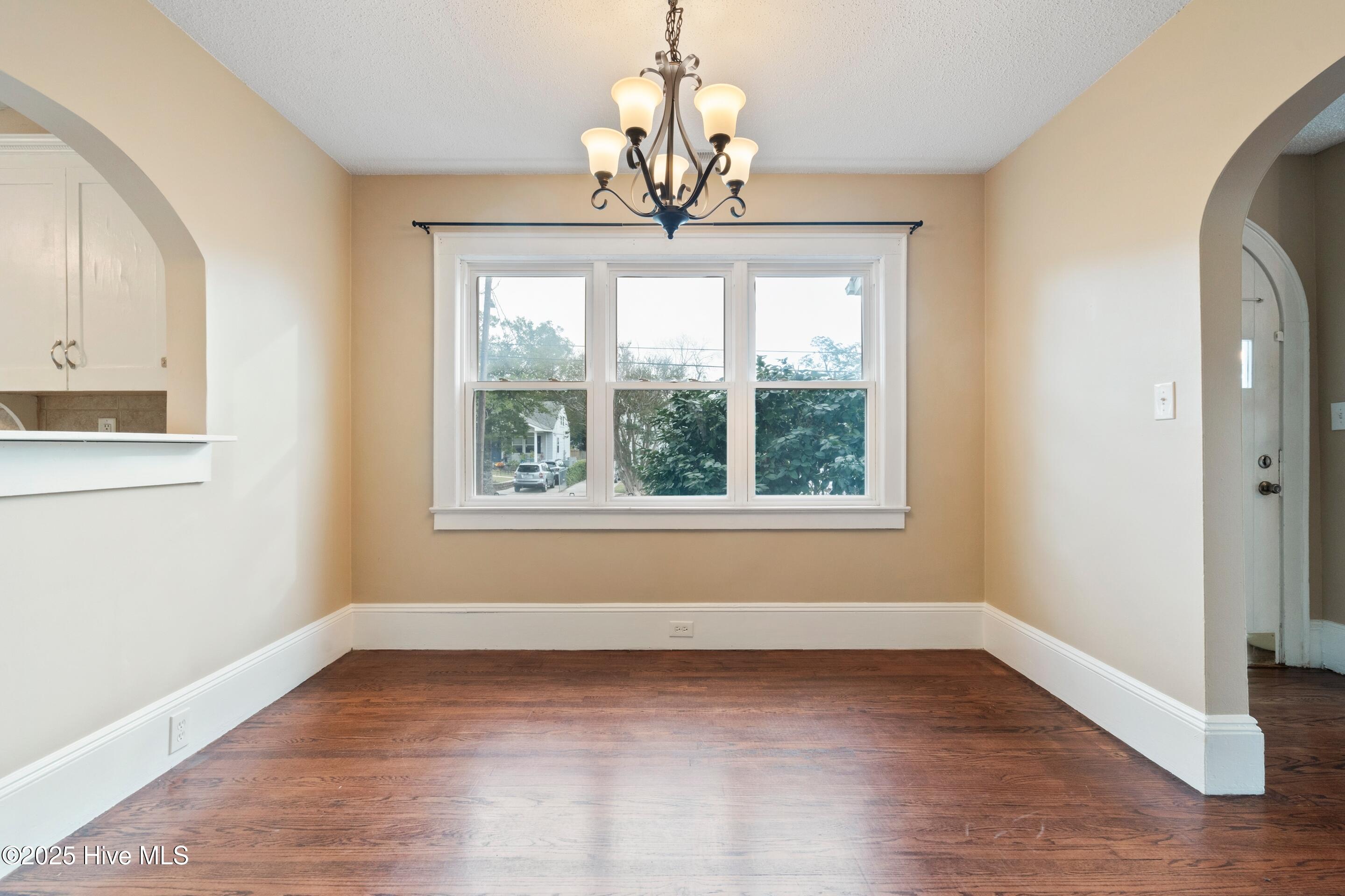 100521432 | Photo 11