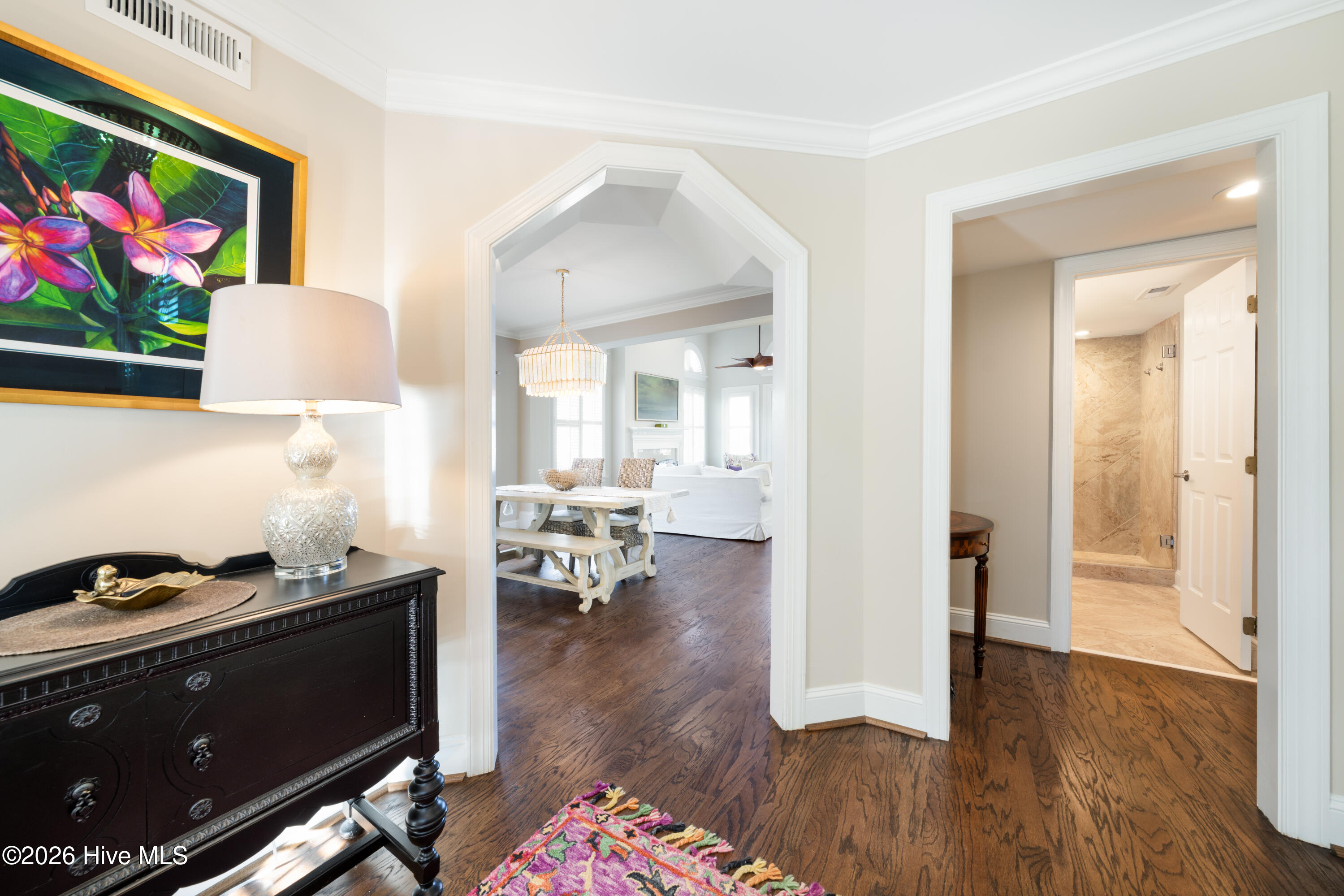 100553982 | Photo 17