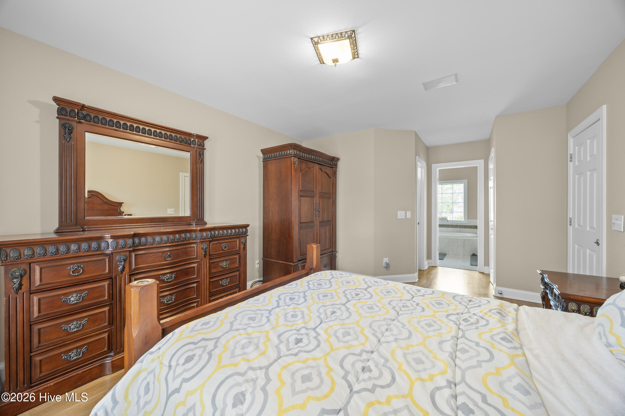 100561336 | Photo 22