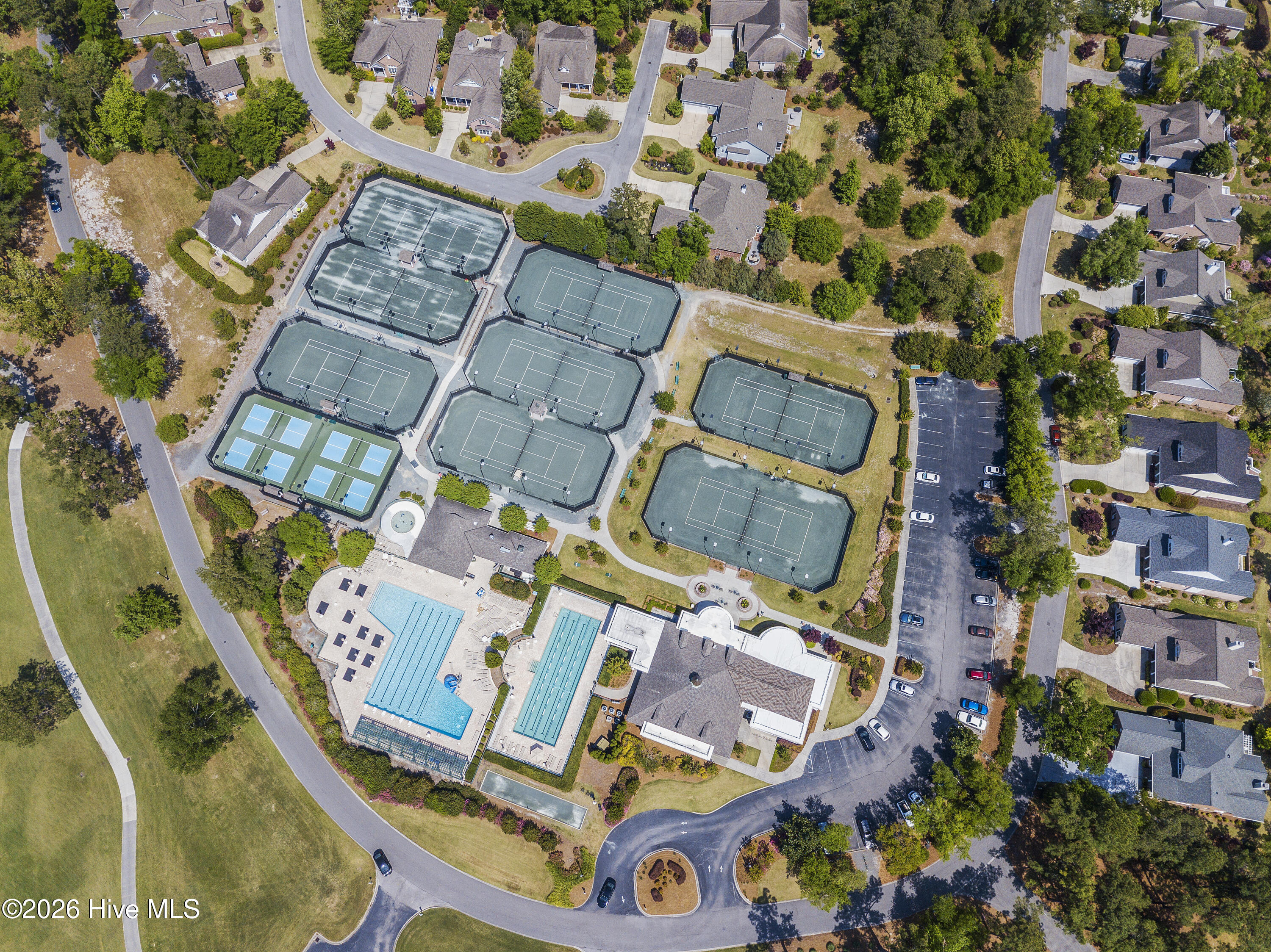 100548933 | Photo 74