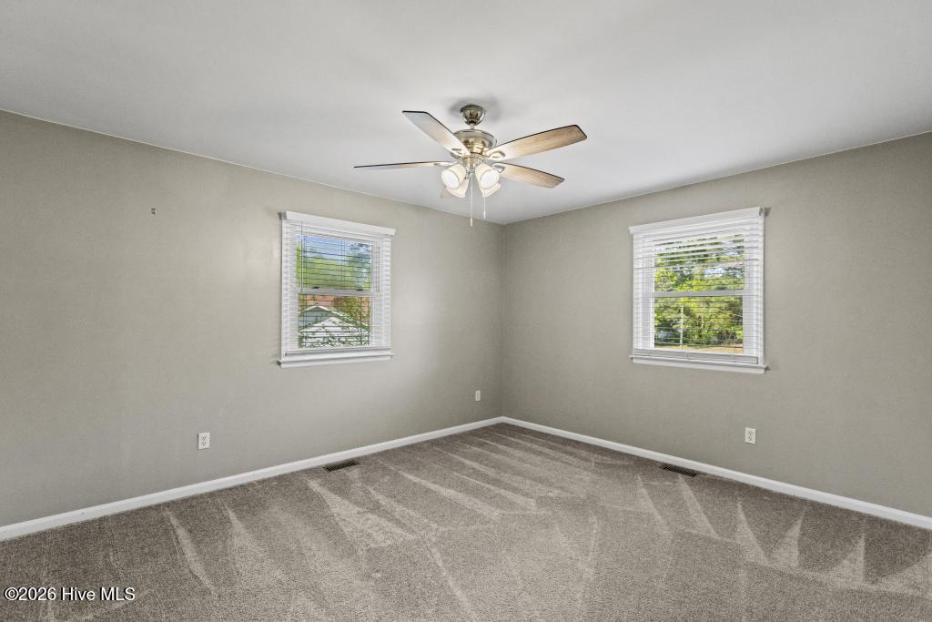 100570465 | Photo 44