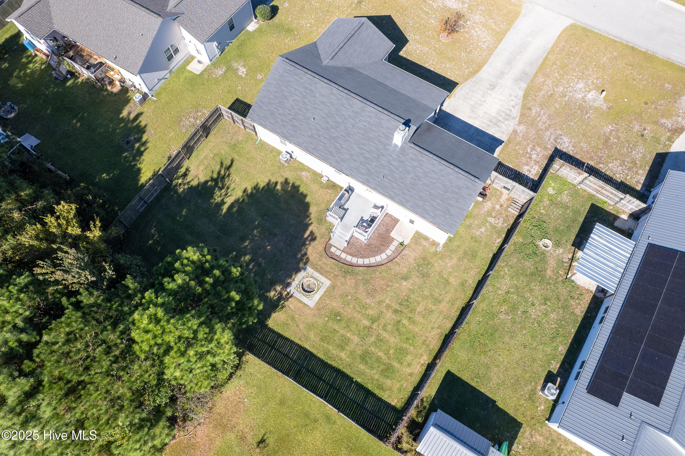 100541753 | Photo 35