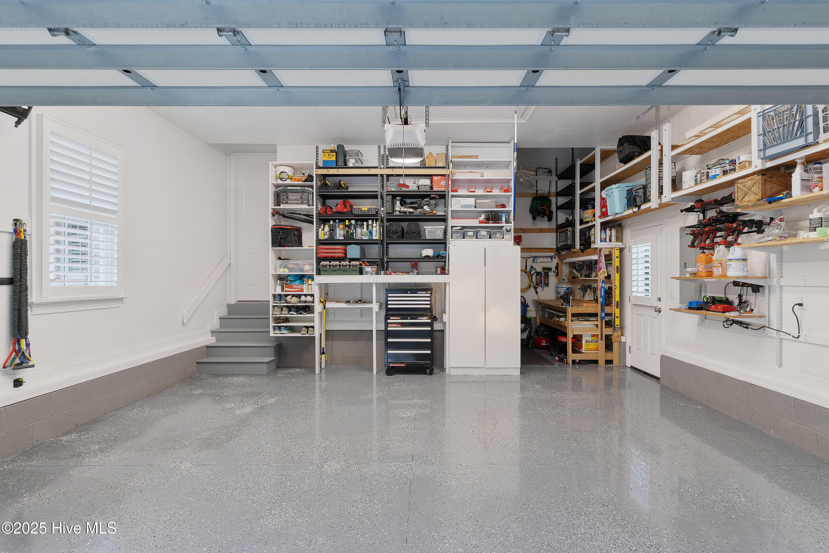 100520263 | Photo 35