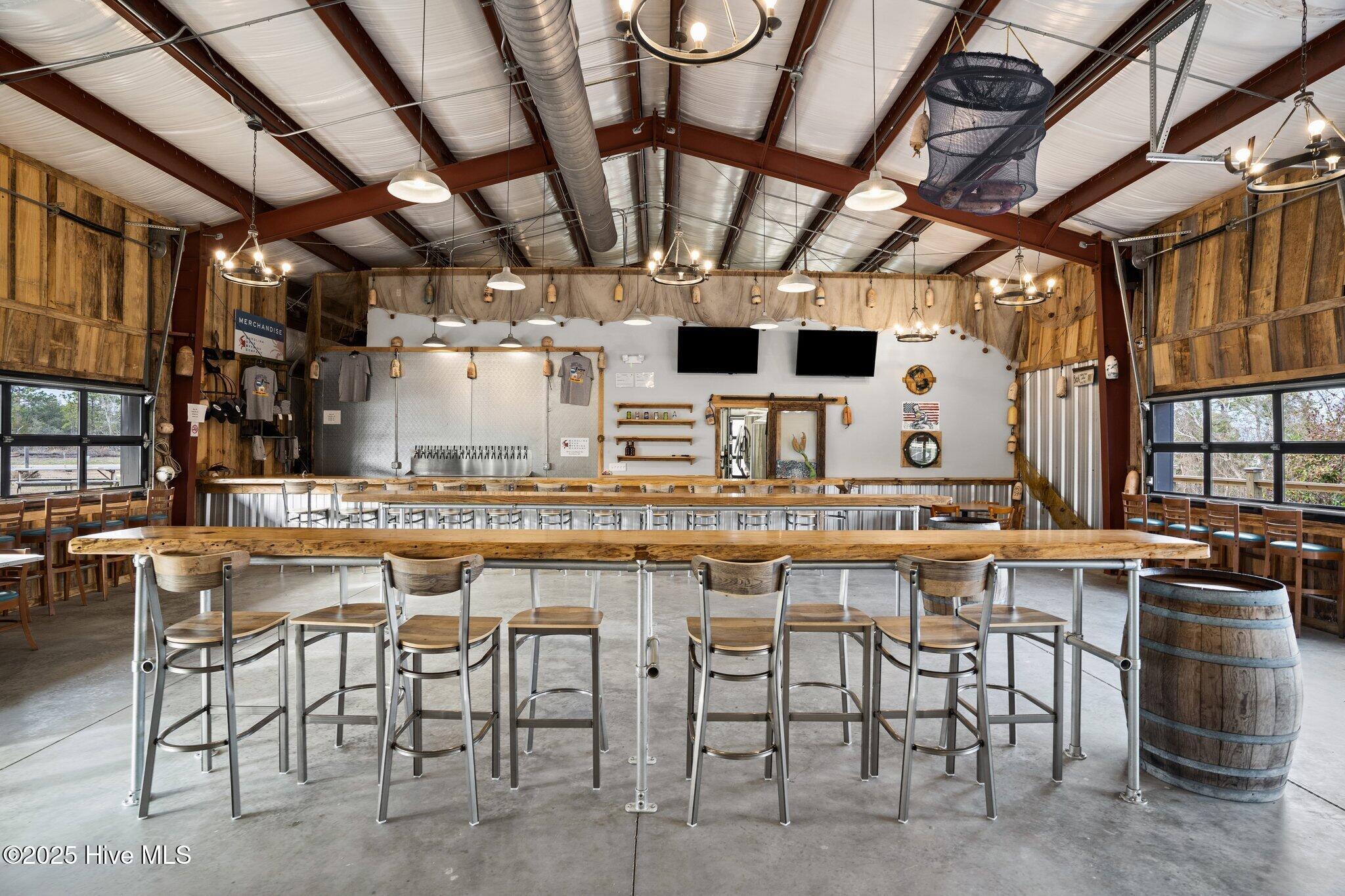 100545245 | Photo 23