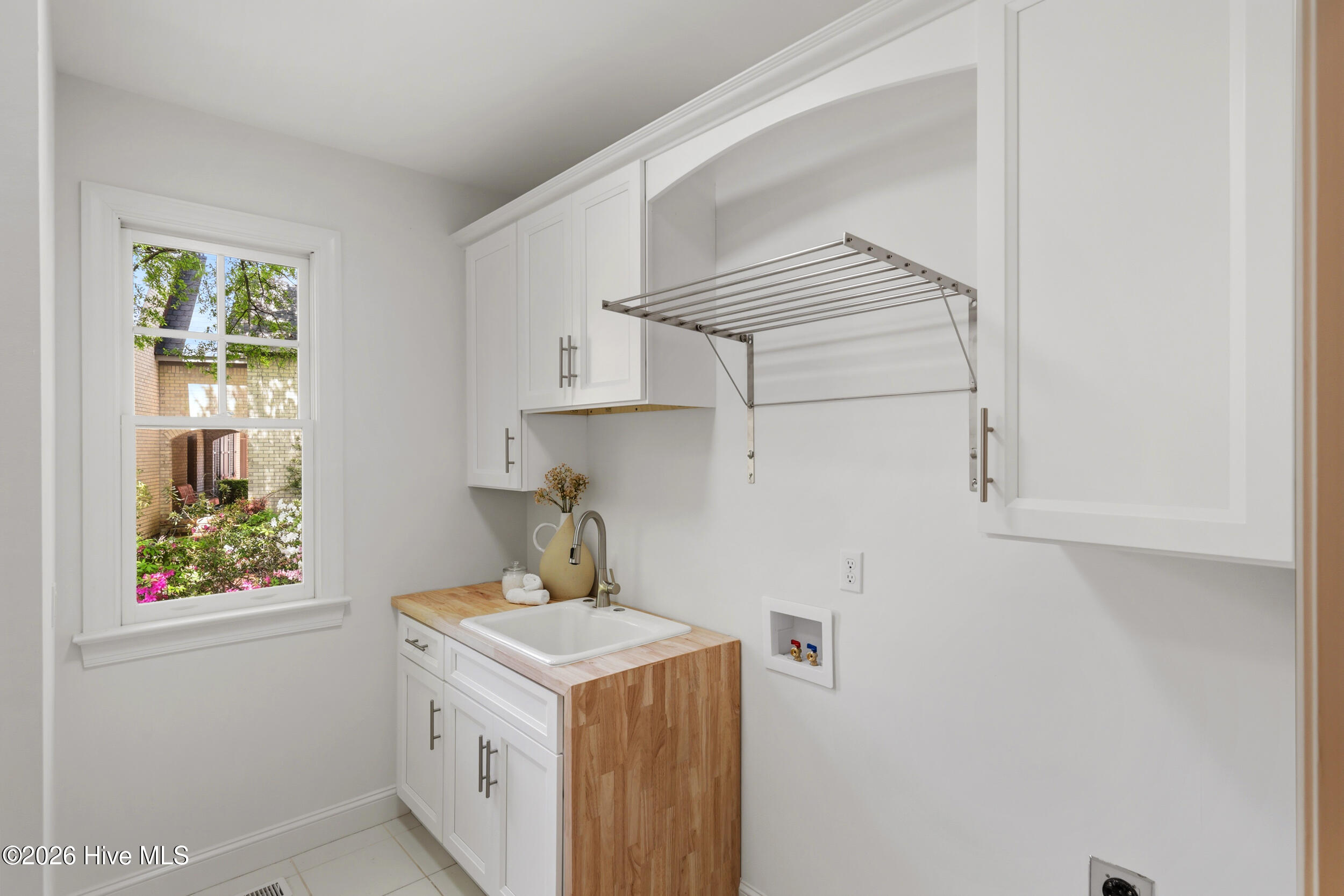 100540721 | Photo 32