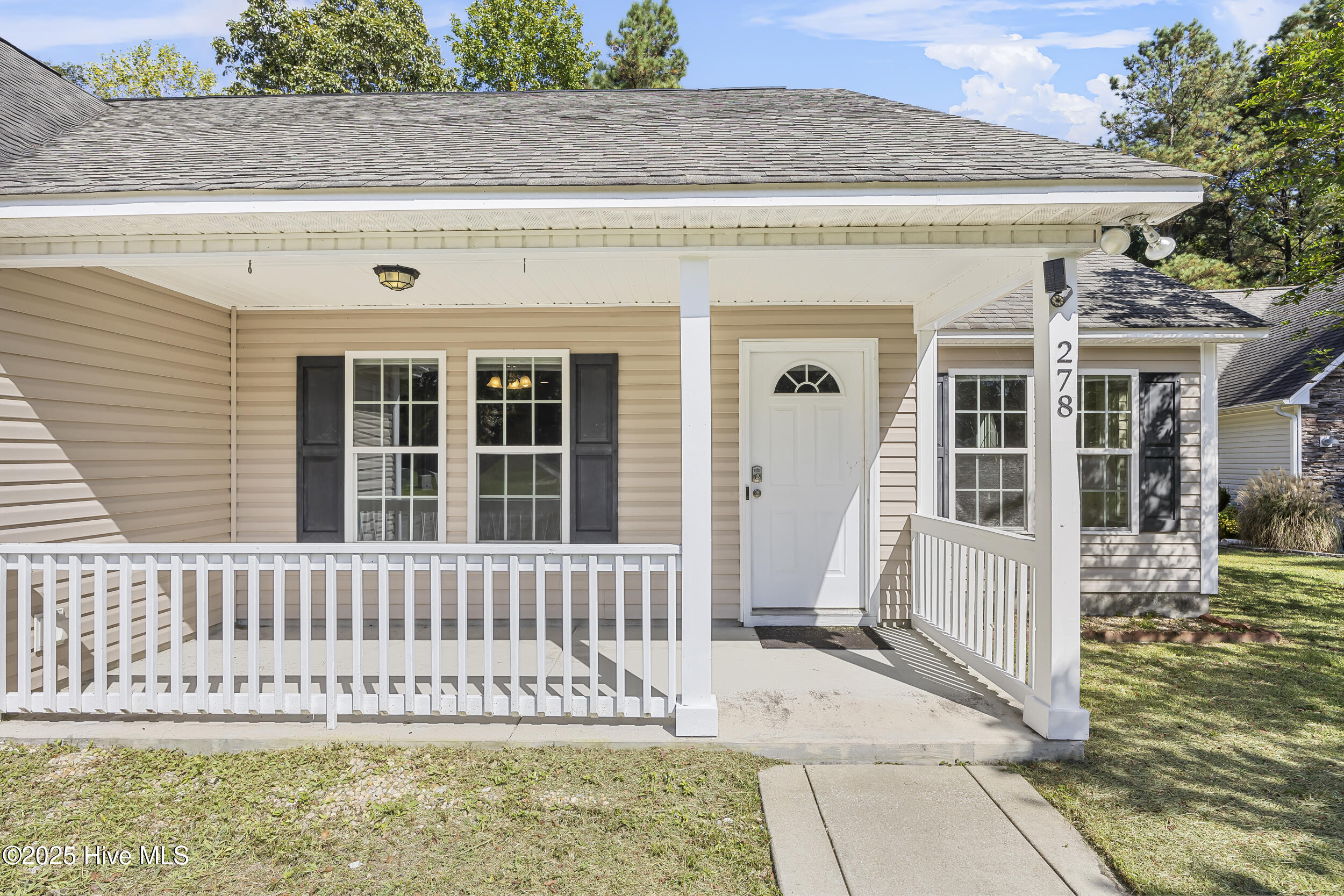 100533405 | Photo 47