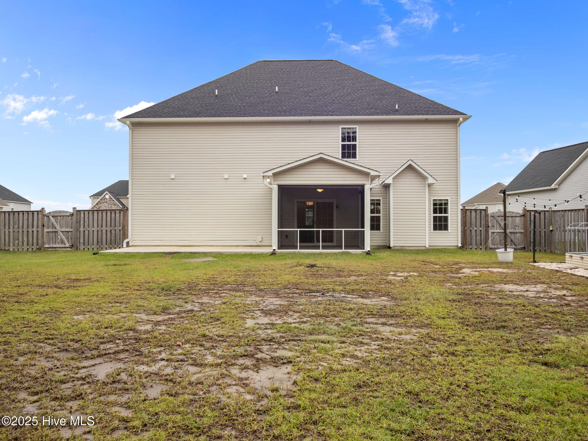 100536873 | Photo 43