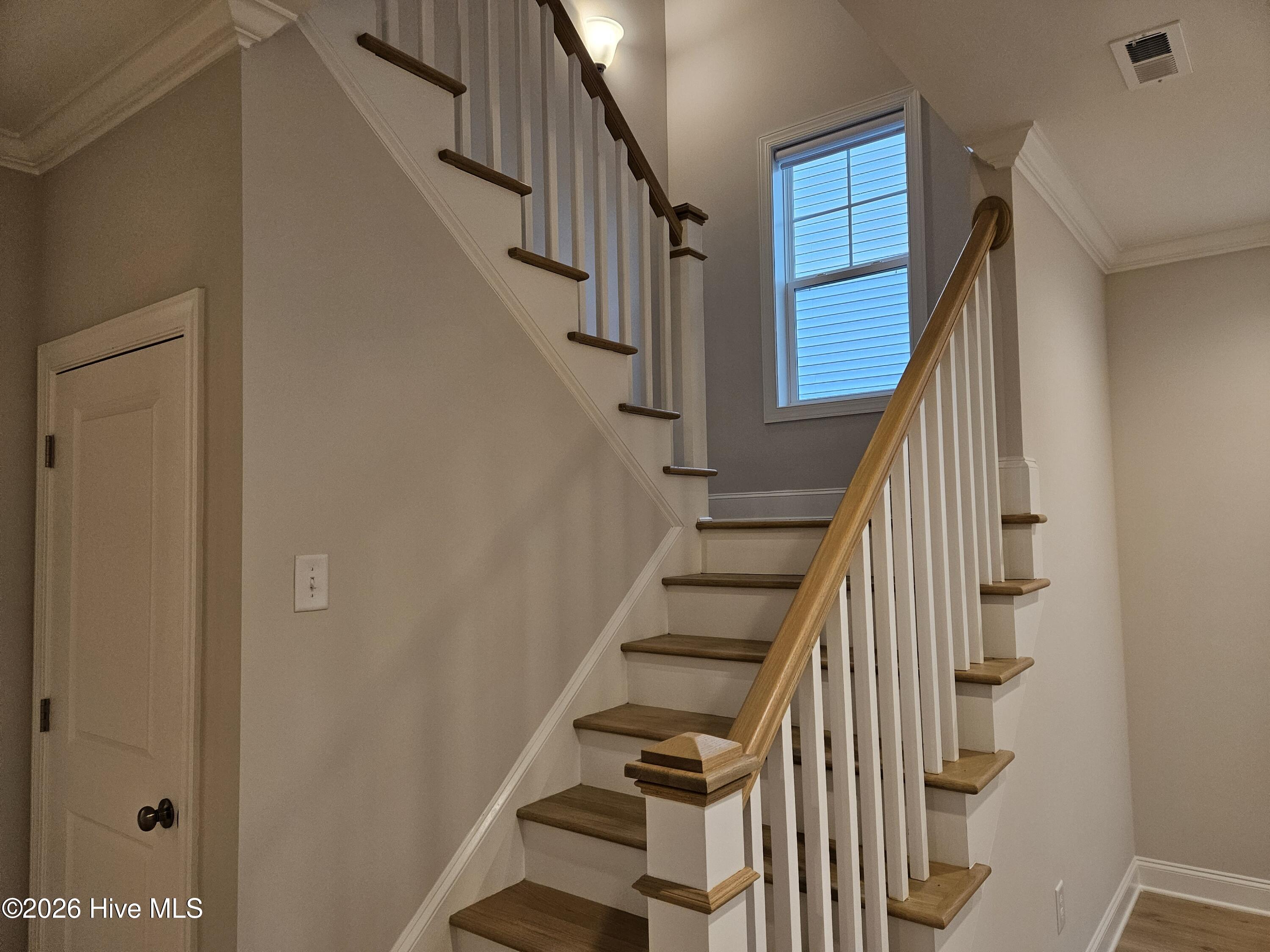 100569103 | Photo 22