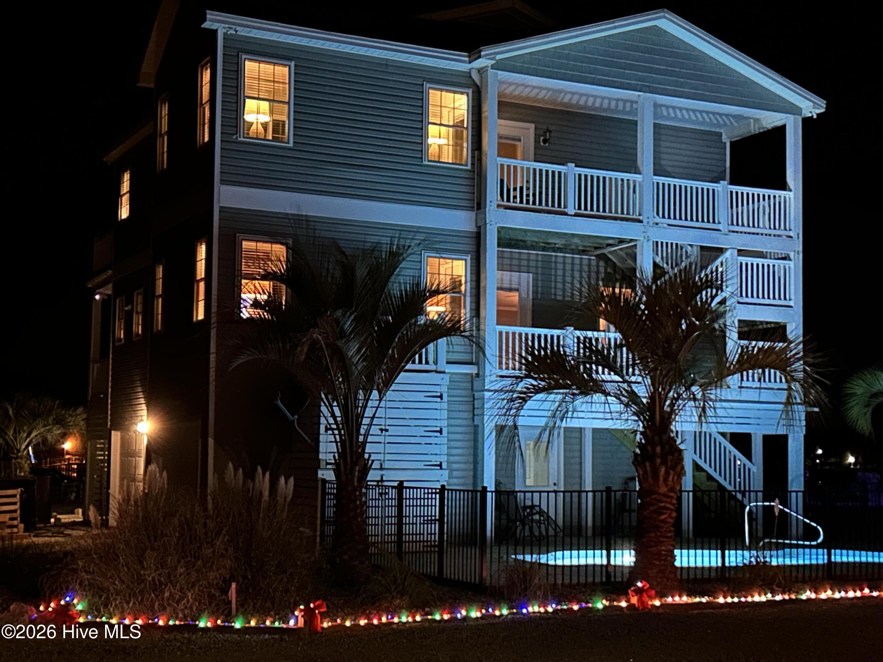 100553308 | Photo 50