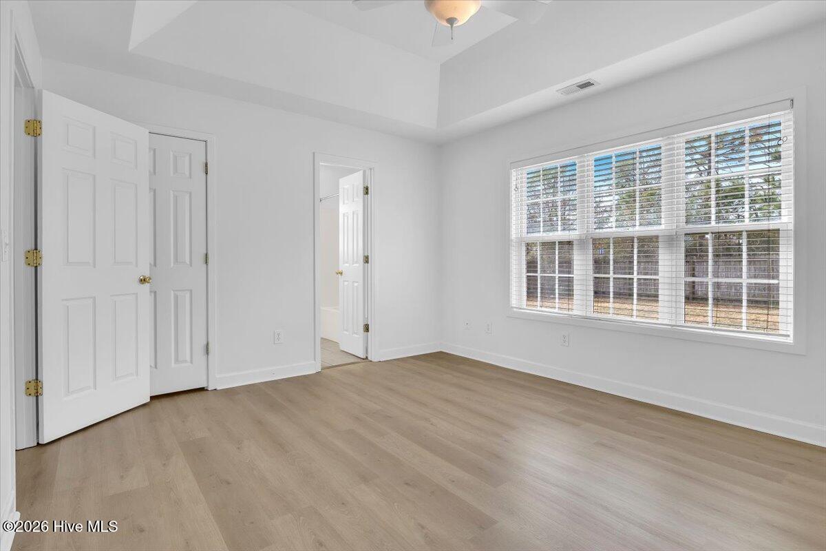 100547444 | Photo 22