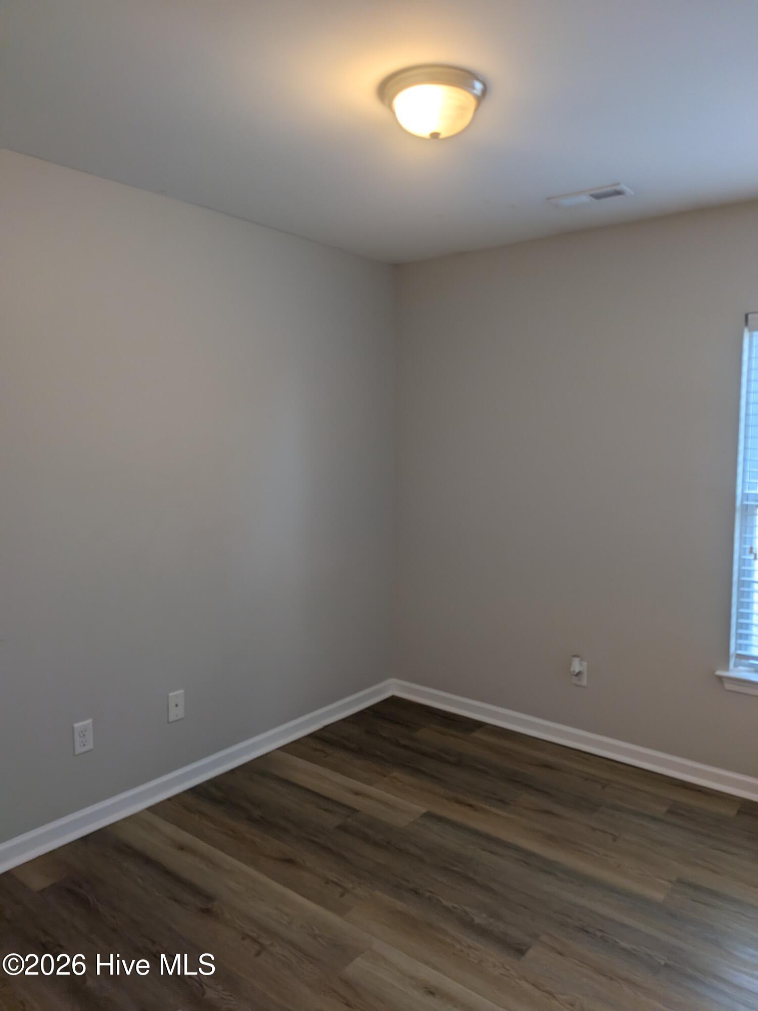 100562876 | Photo 10