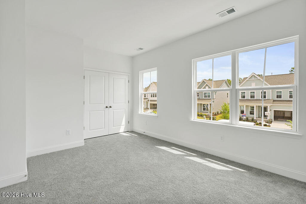 100558697 | Photo 28