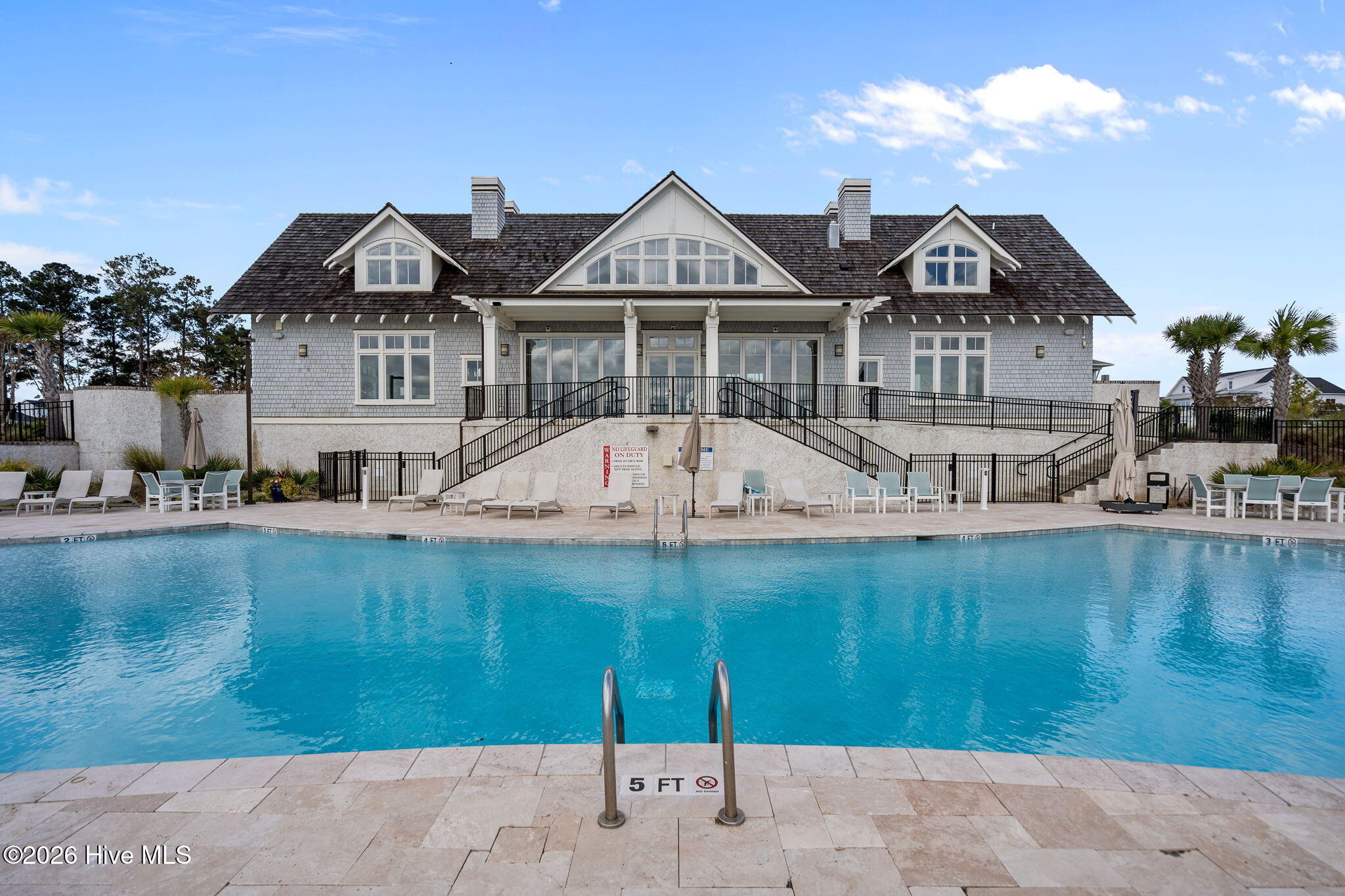 100567182 | Photo 54