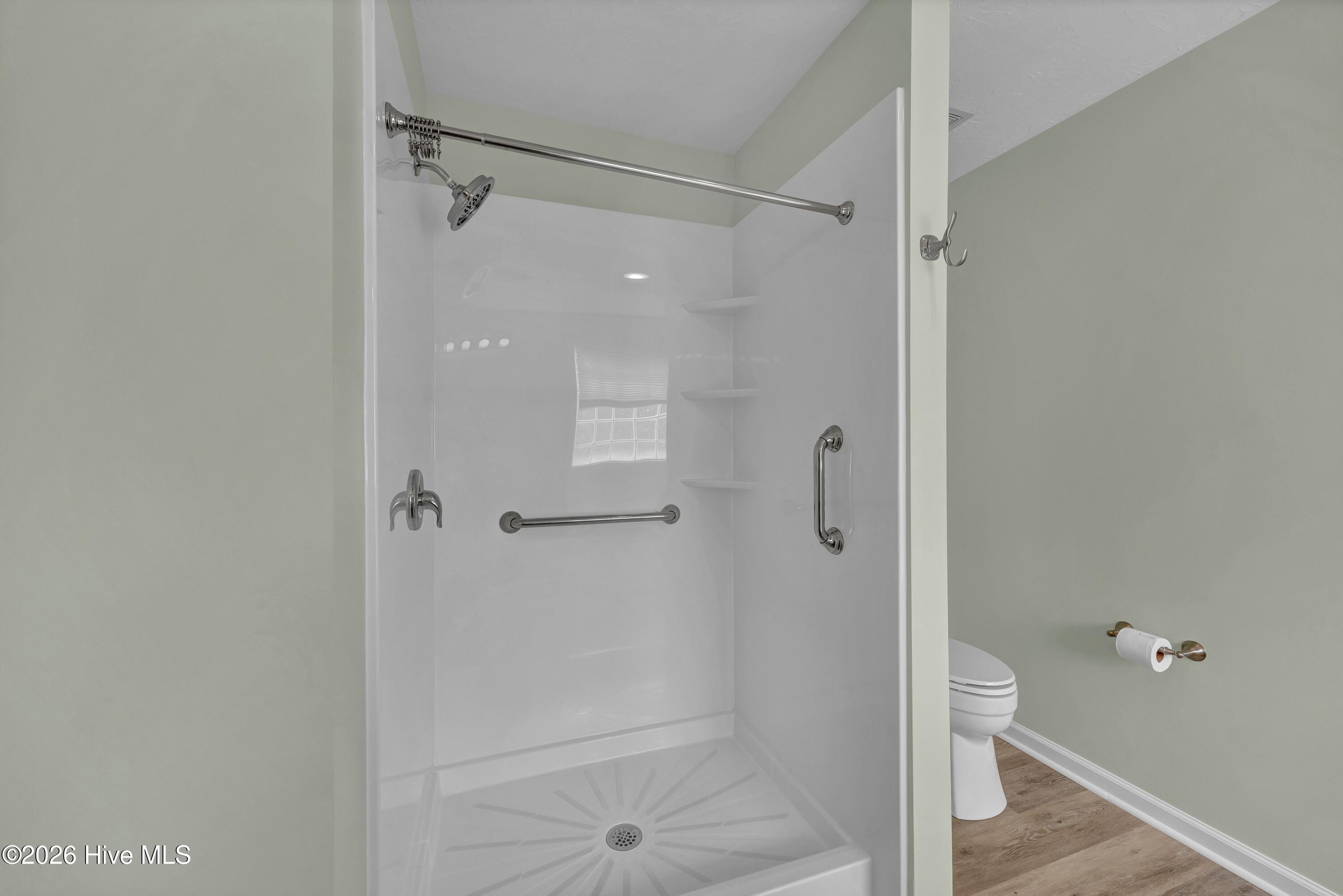 100561417 | Photo 16