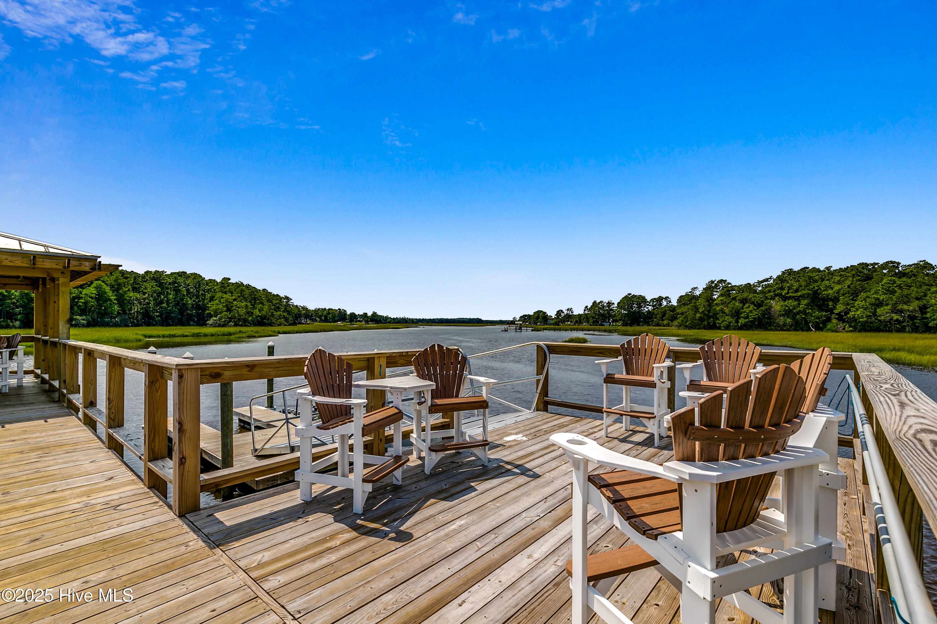 100543615 | Photo 53