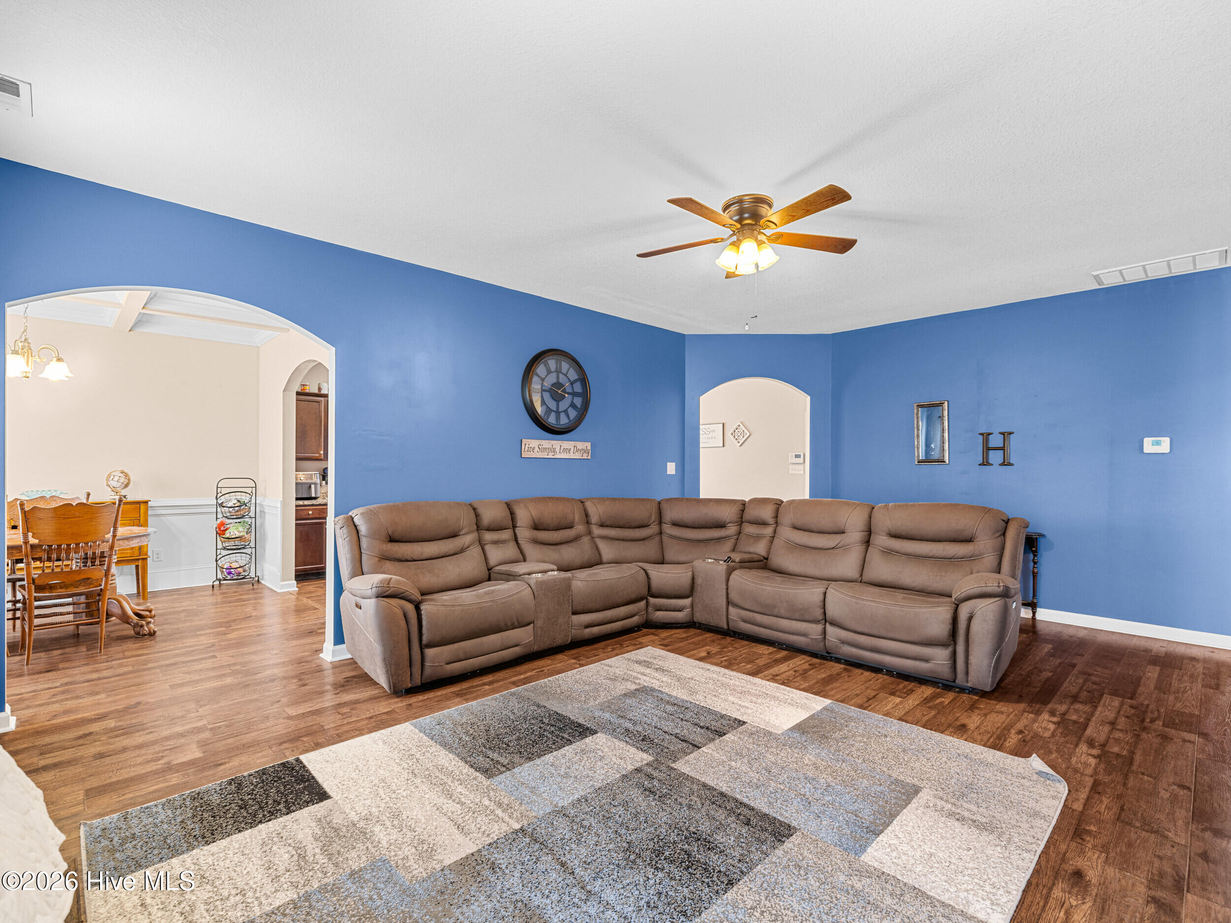 100568044 | Photo 17