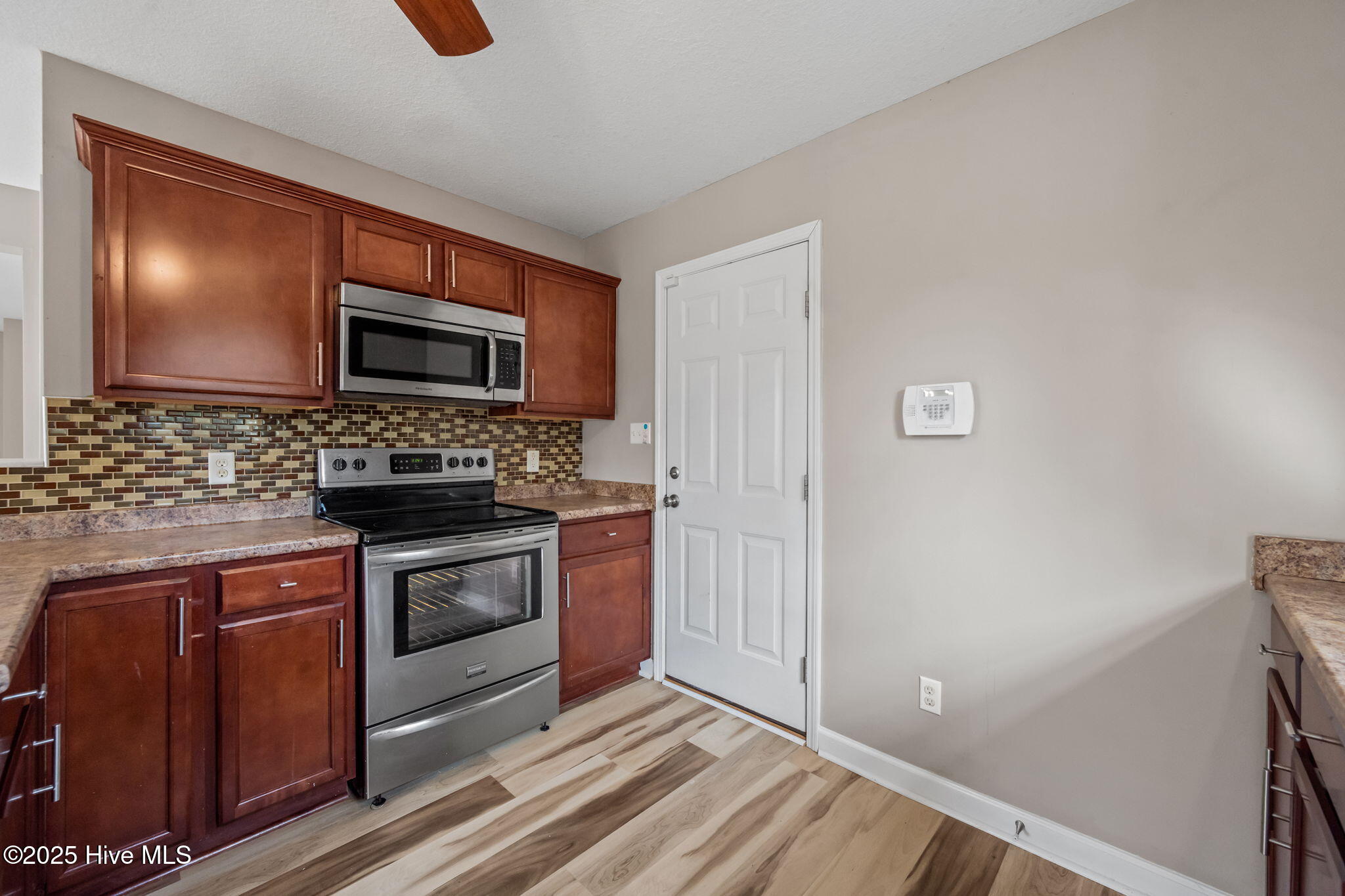 100546071 | Photo 29