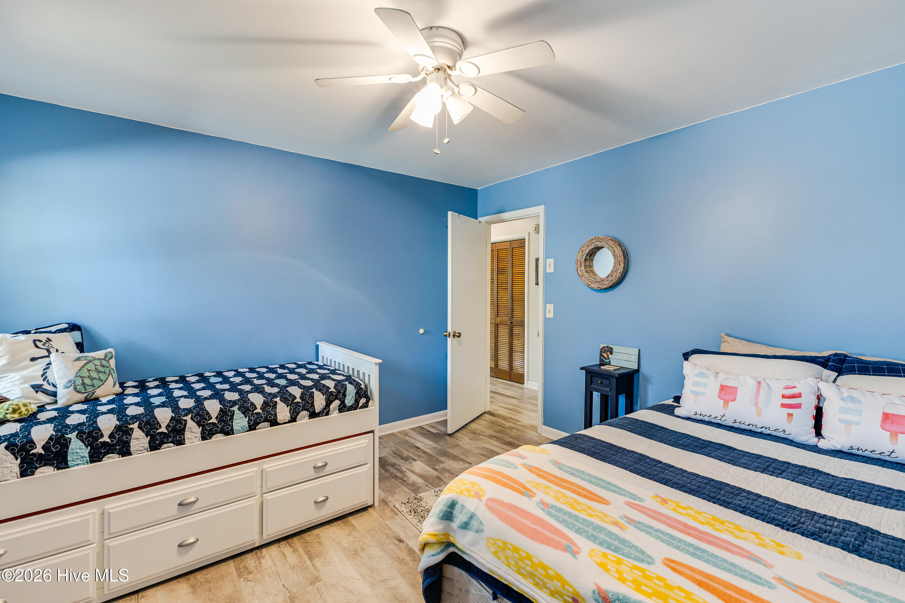 100547384 | Photo 35