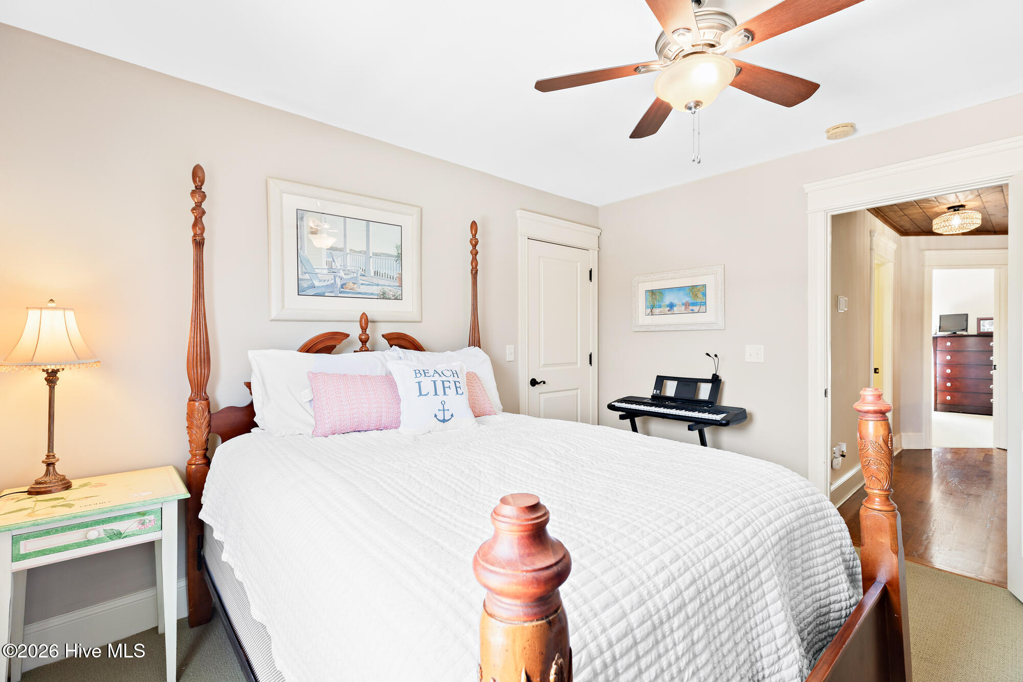 100554367 | Photo 36