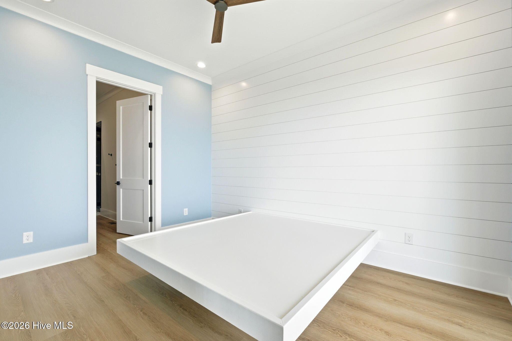 100564673 | Photo 19