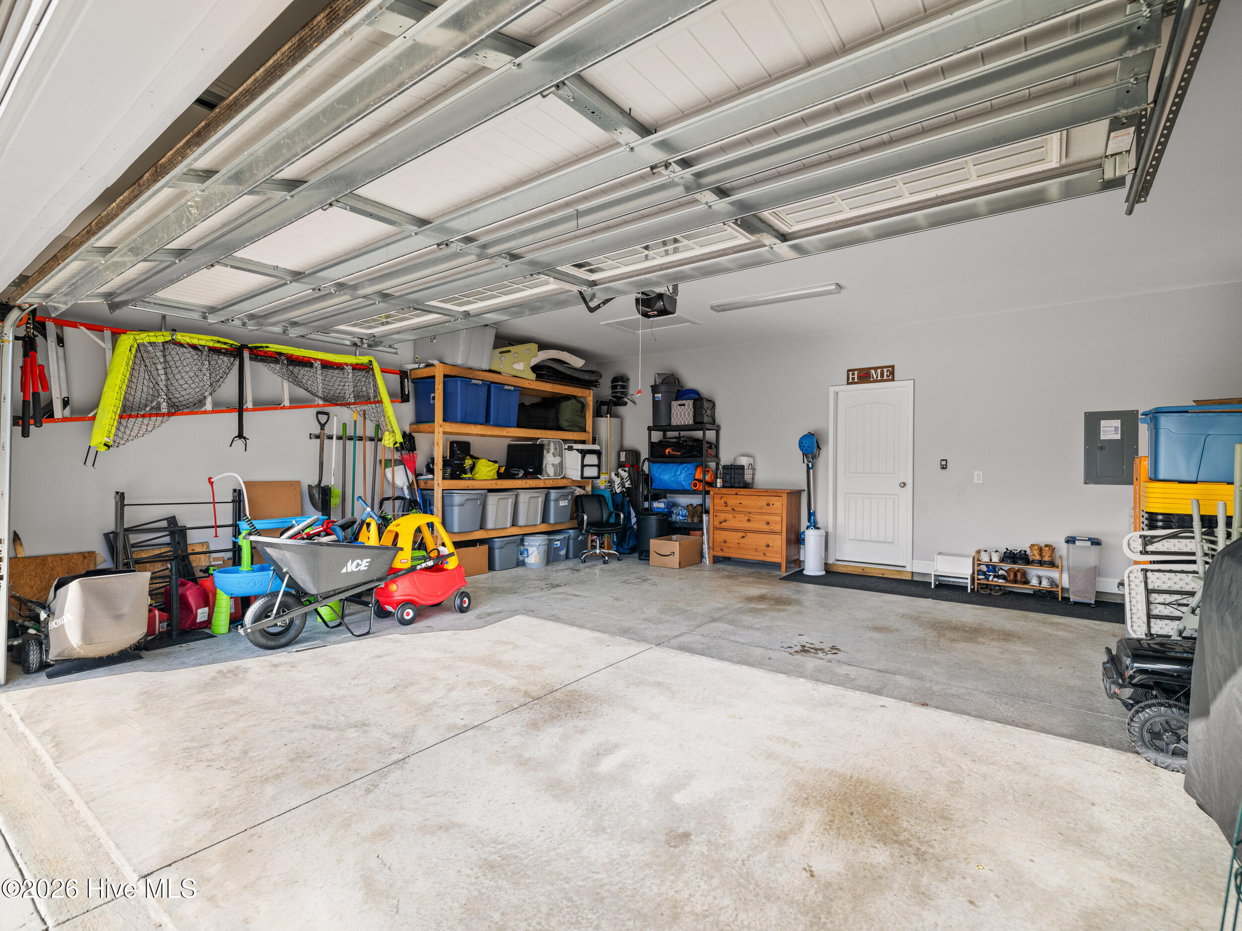 100553436 | Photo 56