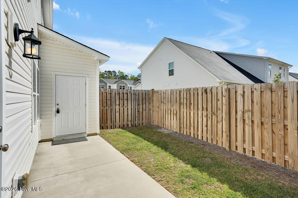 100565667 | Photo 33