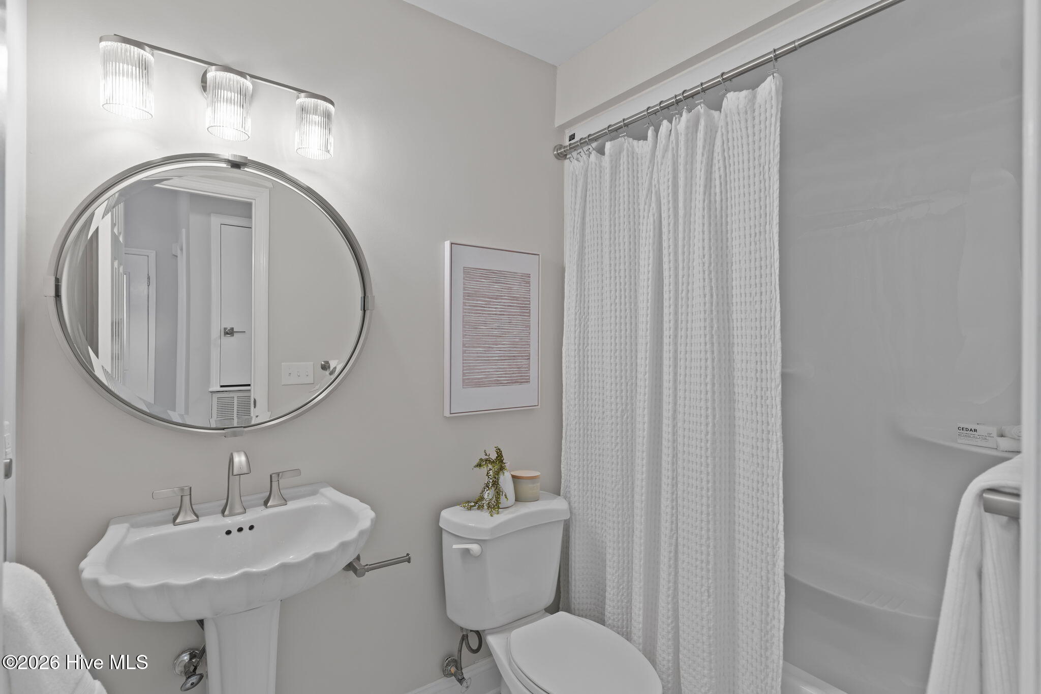 100567890 | Photo 34